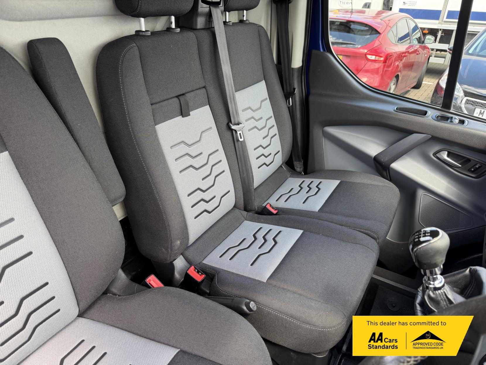 2017 Ford Transit Custom 2.0 TDCi 270 Limited Panel Van 5dr Diesel Manual L1 H1 (157 g/km, 128 bhp) - Thumbnail 10