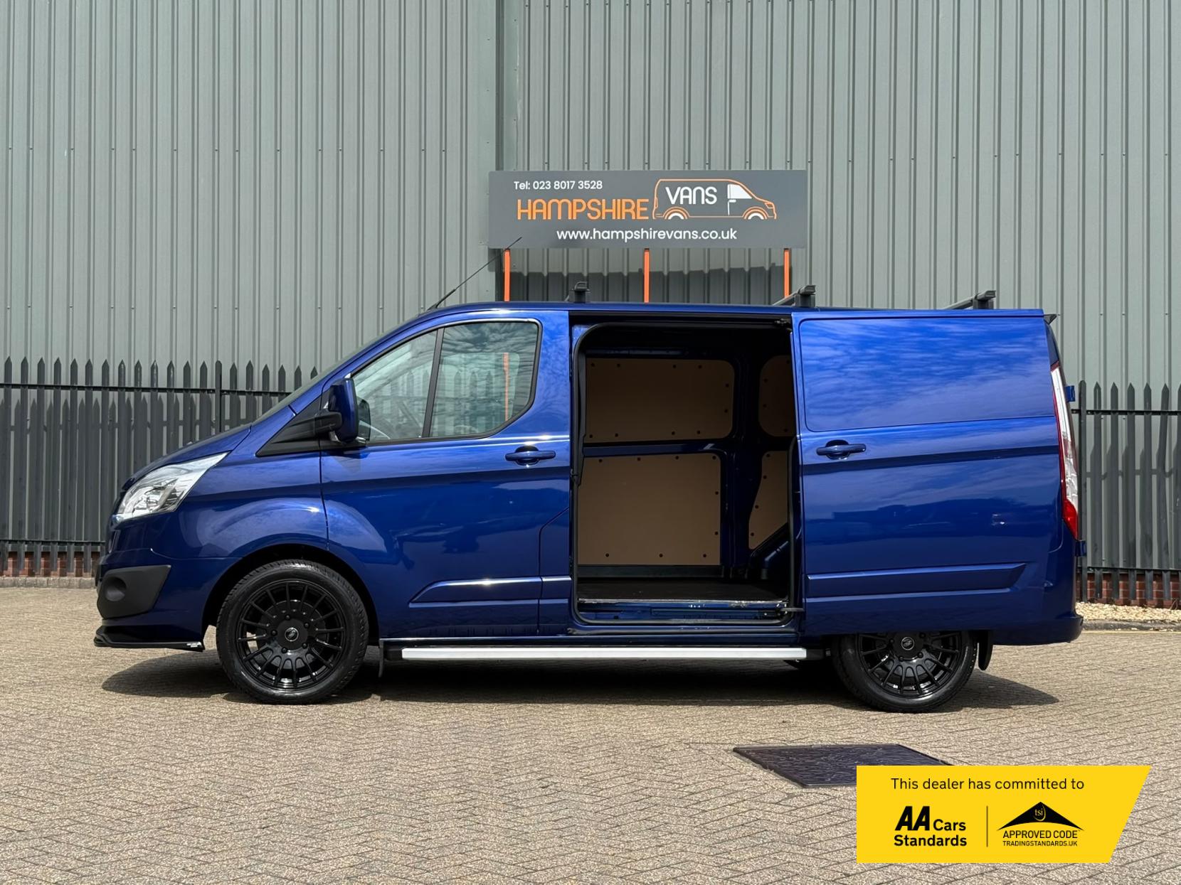 2017 Ford Transit Custom 2.0 TDCi 270 Limited Panel Van 5dr Diesel Manual L1 H1 (157 g/km, 128 bhp) - Thumbnail 7