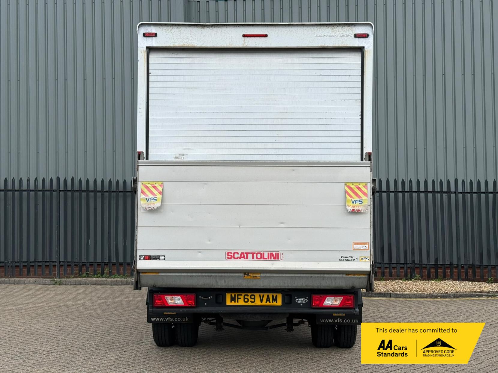 2019 Ford Transit 2.0 350 EcoBlue HD Leader Luton 3dr Diesel Manual RWD L3 Euro 6 (s/s) (165 ps) - Thumbnail 8
