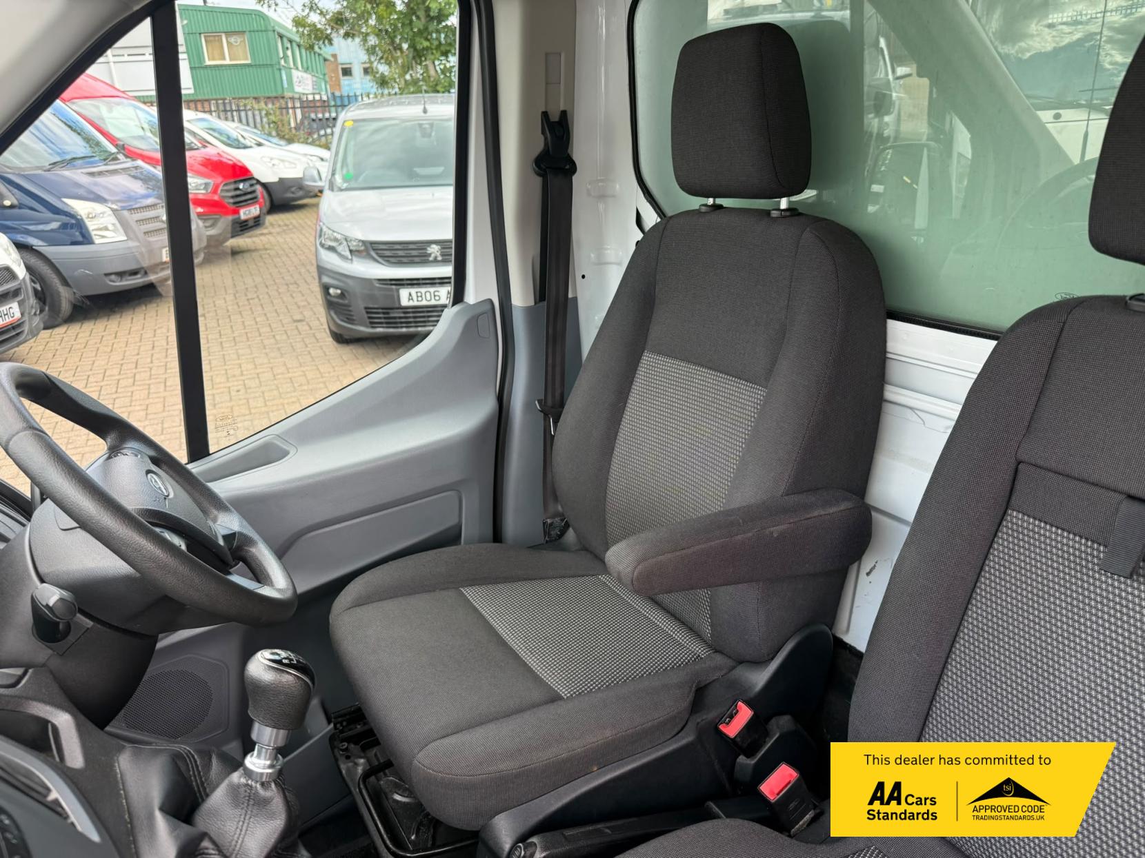 2019 Ford Transit 2.0 350 EcoBlue HD Leader Luton 3dr Diesel Manual RWD L3 Euro 6 (s/s) (165 ps) - Thumbnail 48
