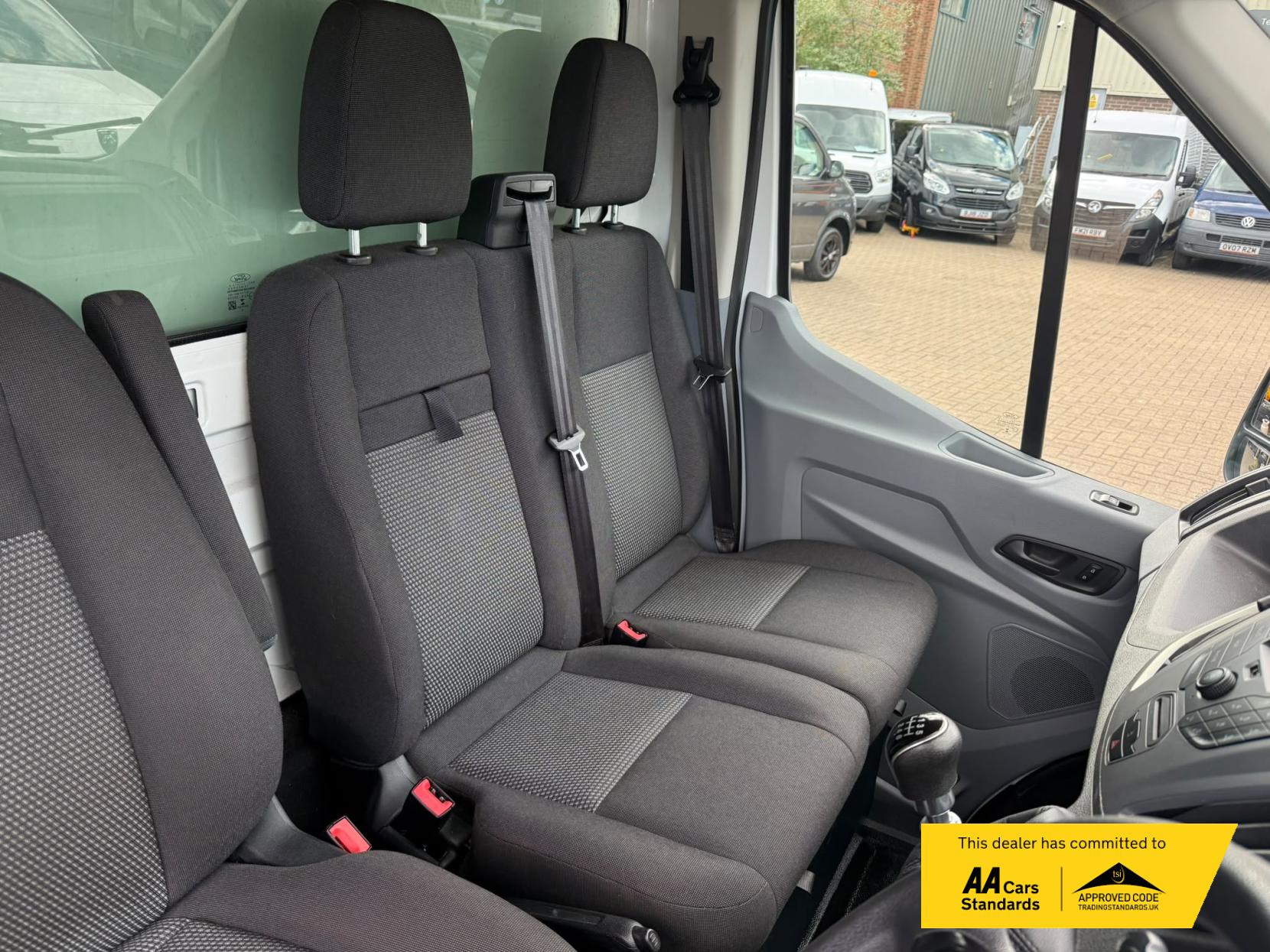 2019 Ford Transit 2.0 350 EcoBlue HD Leader Luton 3dr Diesel Manual RWD L3 Euro 6 (s/s) (165 ps) - Thumbnail 39