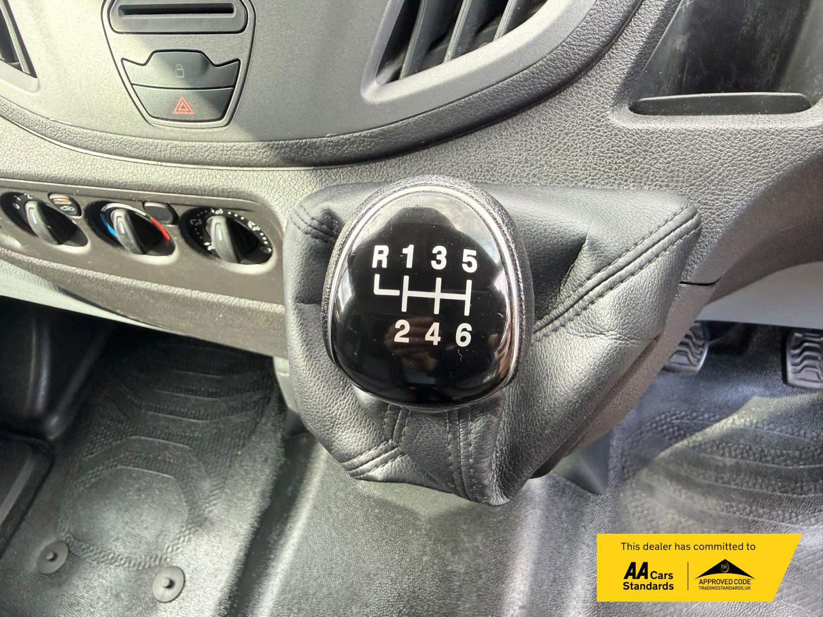 2019 Ford Transit 2.0 350 EcoBlue HD Leader Luton 3dr Diesel Manual RWD L3 Euro 6 (s/s) (165 ps) - Thumbnail 41