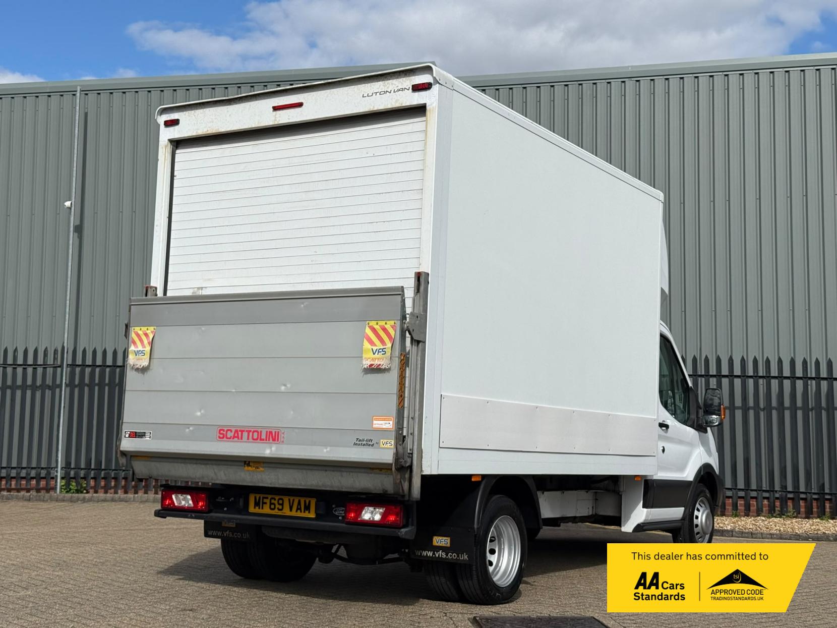 2019 Ford Transit 2.0 350 EcoBlue HD Leader Luton 3dr Diesel Manual RWD L3 Euro 6 (s/s) (165 ps) - Thumbnail 4