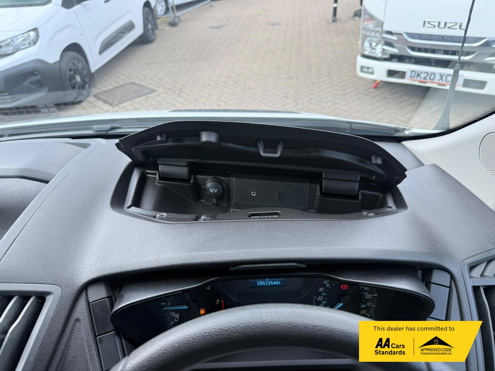 2019 Ford Transit 2.0 350 EcoBlue HD Leader Luton 3dr Diesel Manual RWD L3 Euro 6 (s/s) (165 ps) - Thumbnail 30