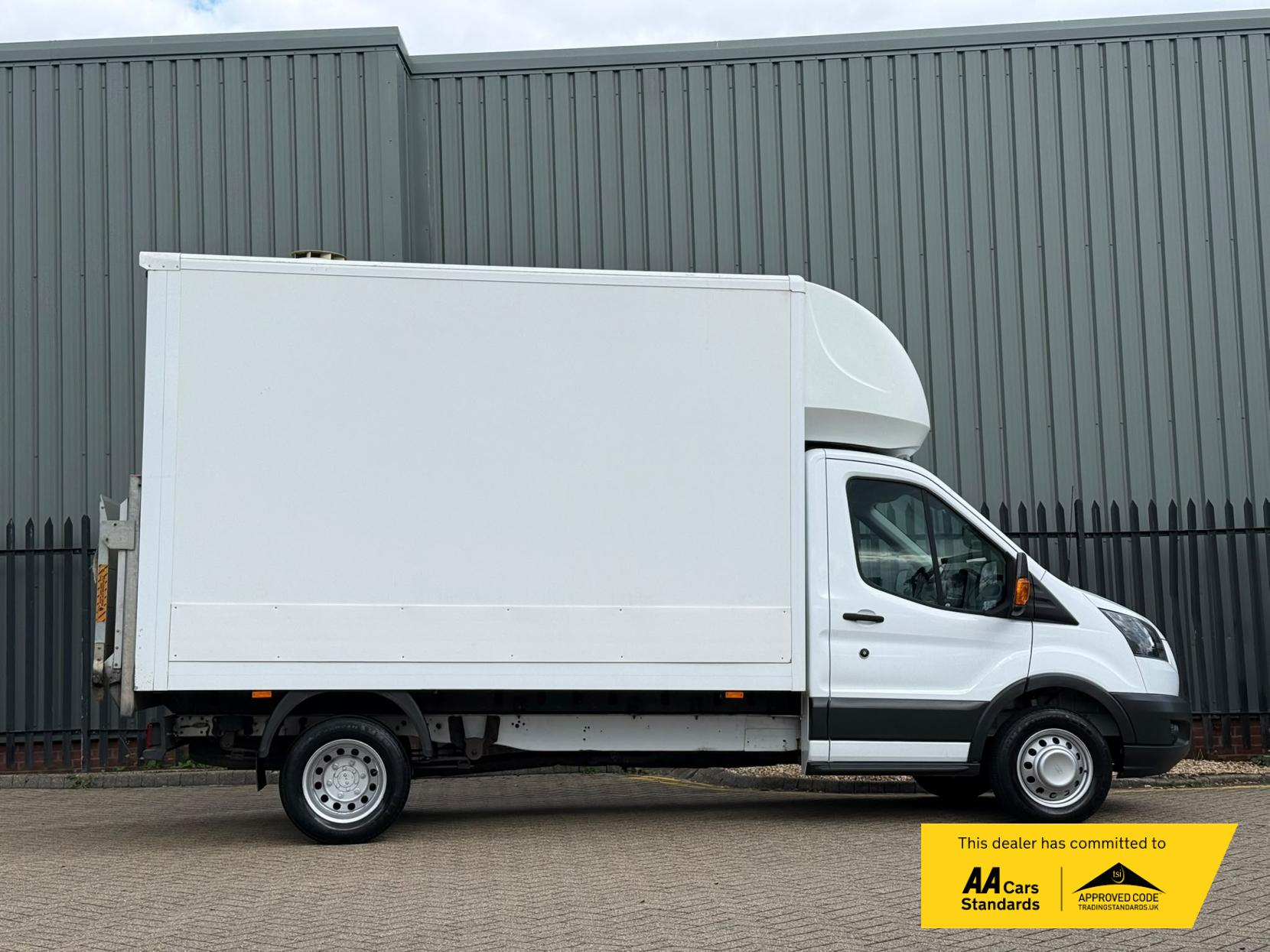 2019 Ford Transit 2.0 350 EcoBlue HD Leader Luton 3dr Diesel Manual RWD L3 Euro 6 (s/s) (165 ps) - Thumbnail 6