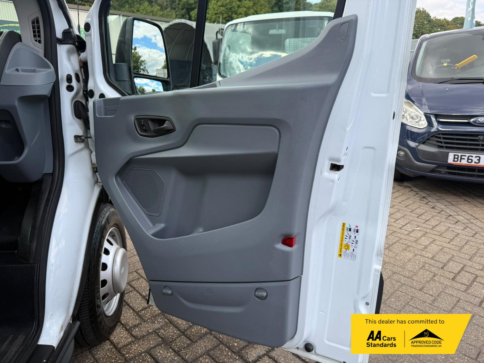 2019 Ford Transit 2.0 350 EcoBlue HD Leader Luton 3dr Diesel Manual RWD L3 Euro 6 (s/s) (165 ps) - Thumbnail 20