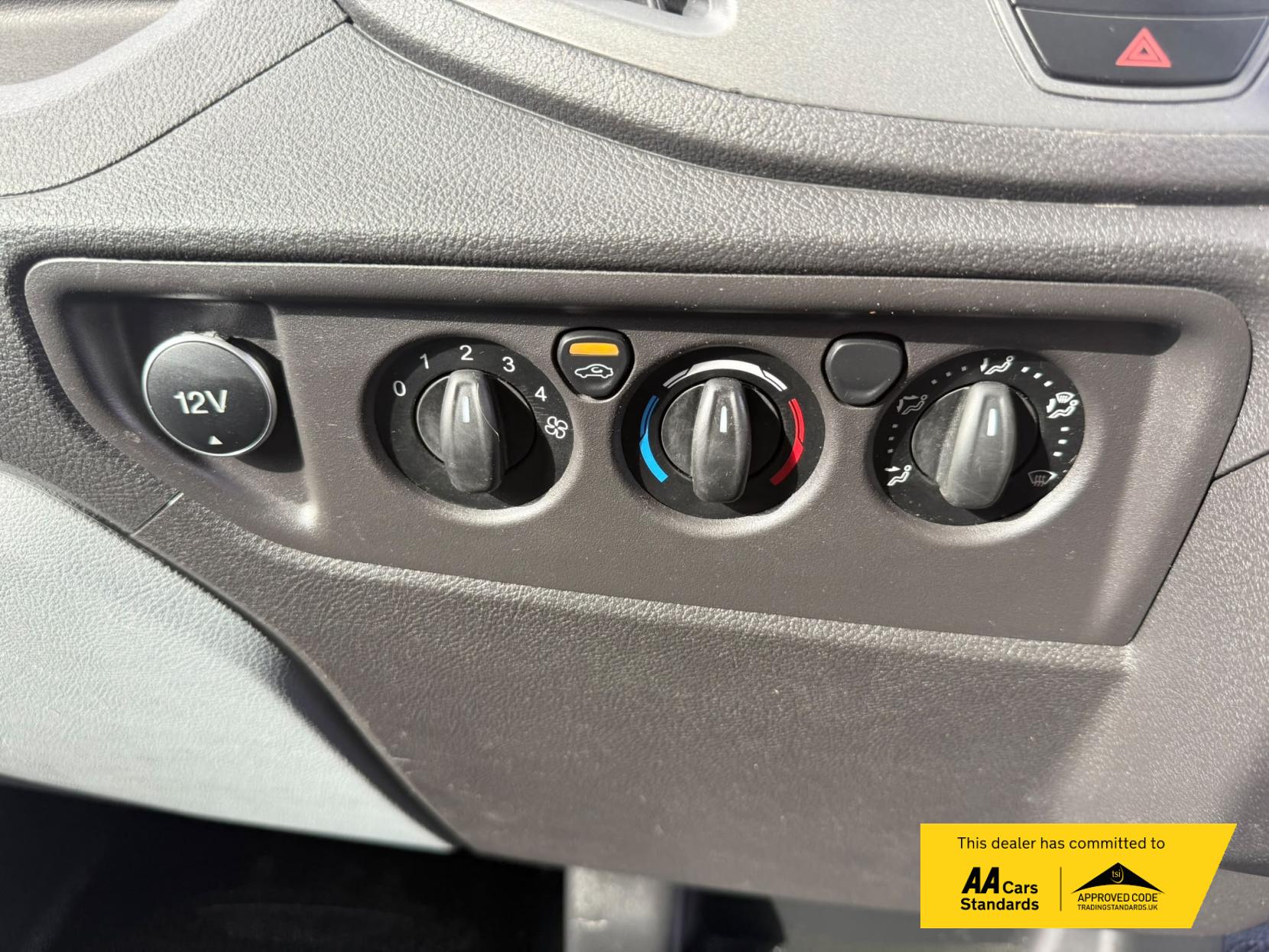 2019 Ford Transit 2.0 350 EcoBlue HD Leader Luton 3dr Diesel Manual RWD L3 Euro 6 (s/s) (165 ps) - Thumbnail 36