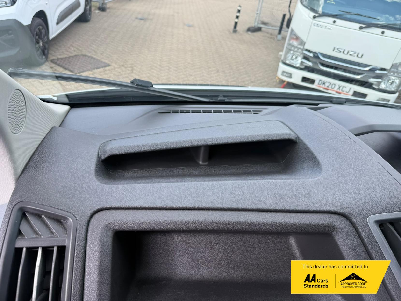 2019 Ford Transit 2.0 350 EcoBlue HD Leader Luton 3dr Diesel Manual RWD L3 Euro 6 (s/s) (165 ps) - Thumbnail 42