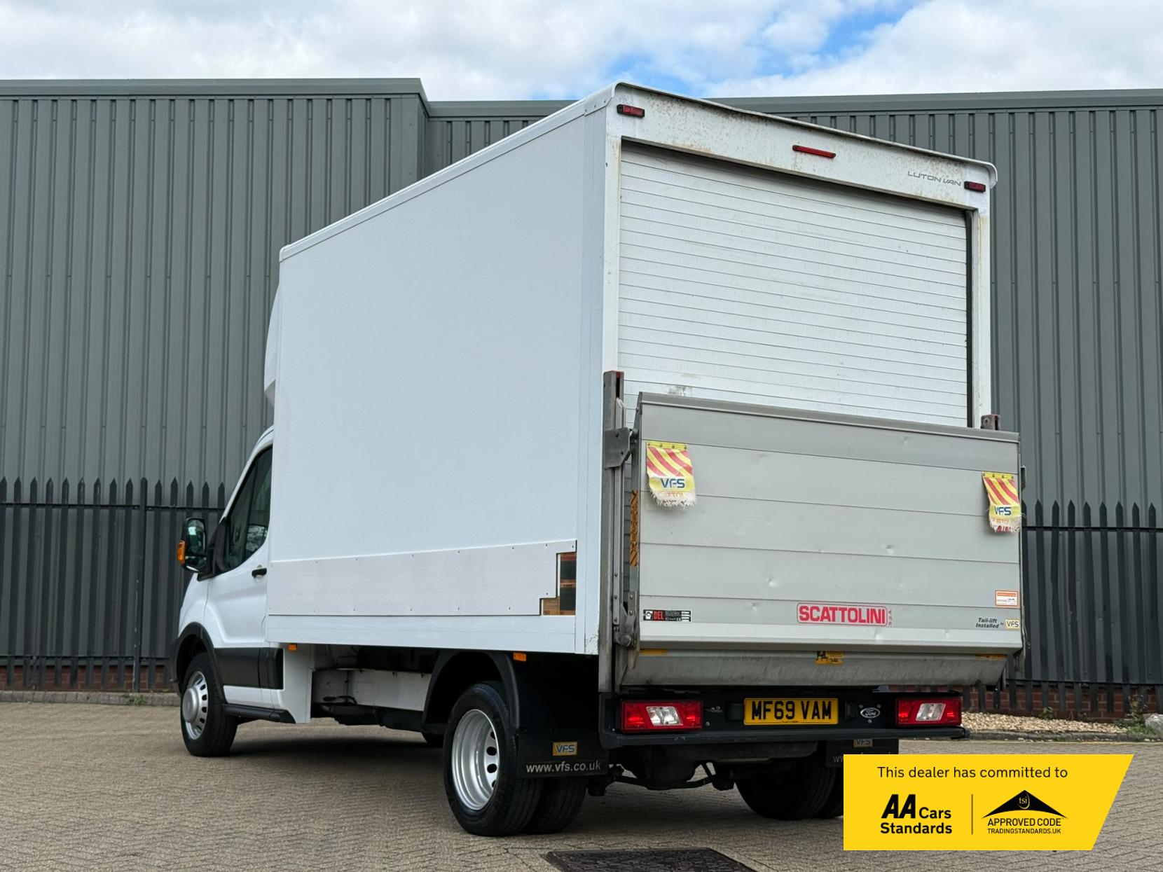 2019 Ford Transit 2.0 350 EcoBlue HD Leader Luton 3dr Diesel Manual RWD L3 Euro 6 (s/s) (165 ps) - Thumbnail 3