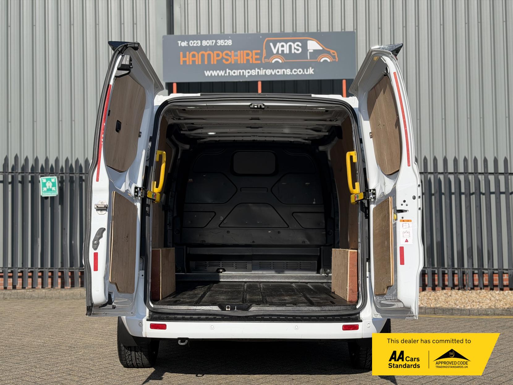 Ford Transit Custom 2.0 300 EcoBlue Limited Panel Van 5dr Diesel Manual L1 H1 Euro 6 (s/s) (130 ps)