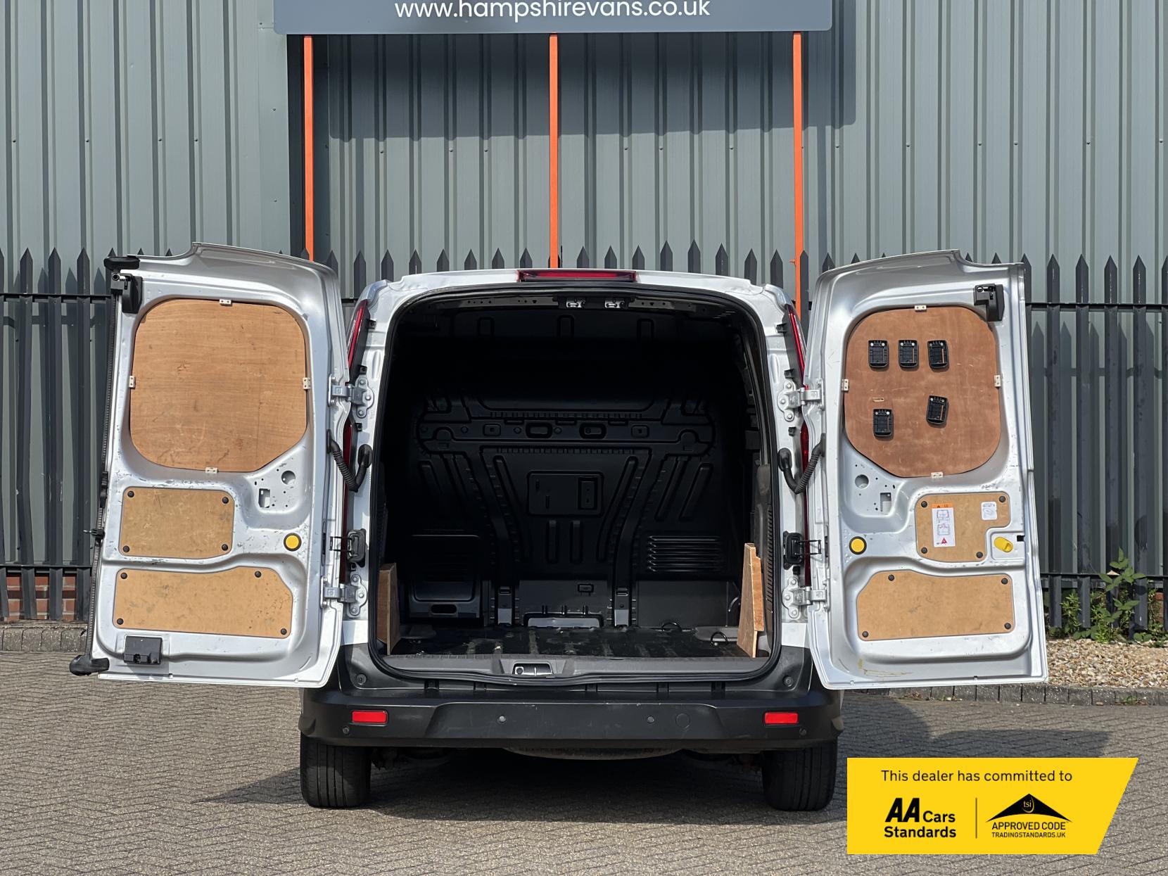 Ford Transit Connect 1.5 200 EcoBlue Limited Panel Van 5dr Diesel Manual L1 Euro 6 (s/s) (120 ps)