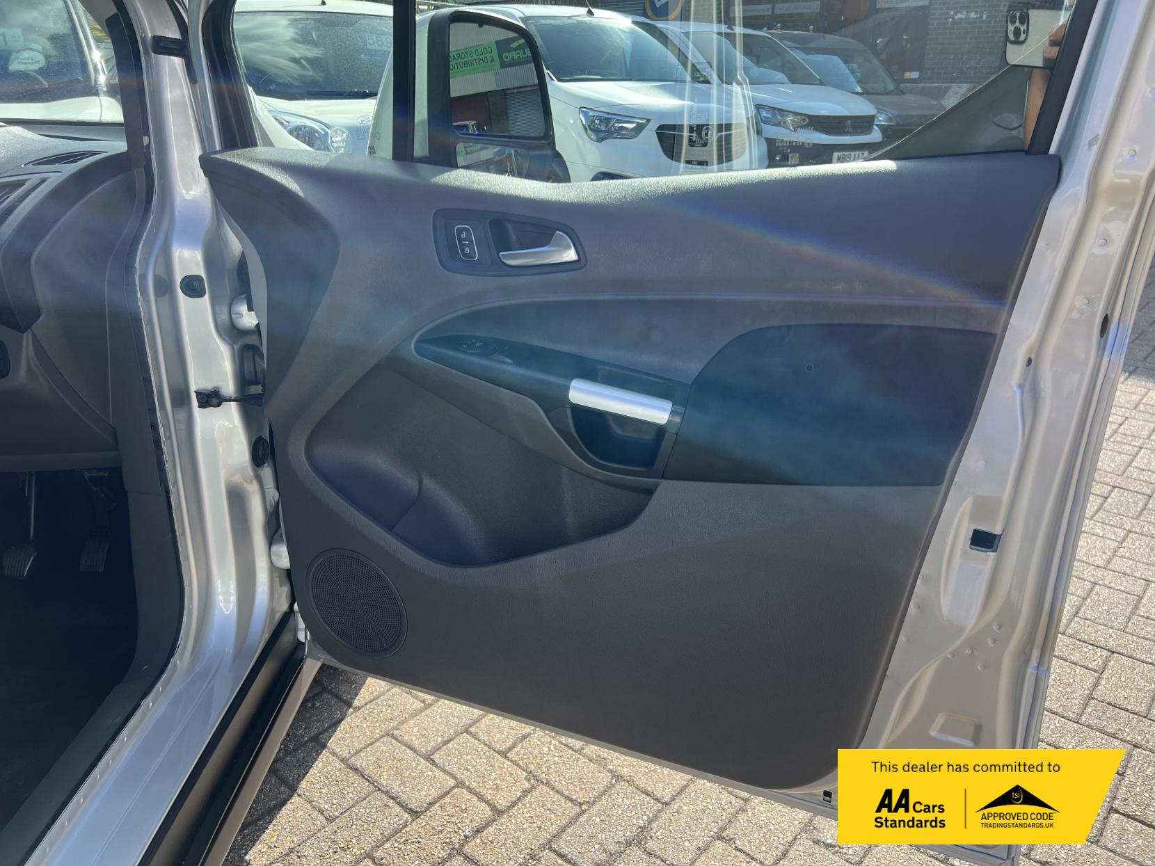 Ford Transit Connect 1.5 200 EcoBlue Limited Panel Van 5dr Diesel Manual L1 Euro 6 (s/s) (120 ps)