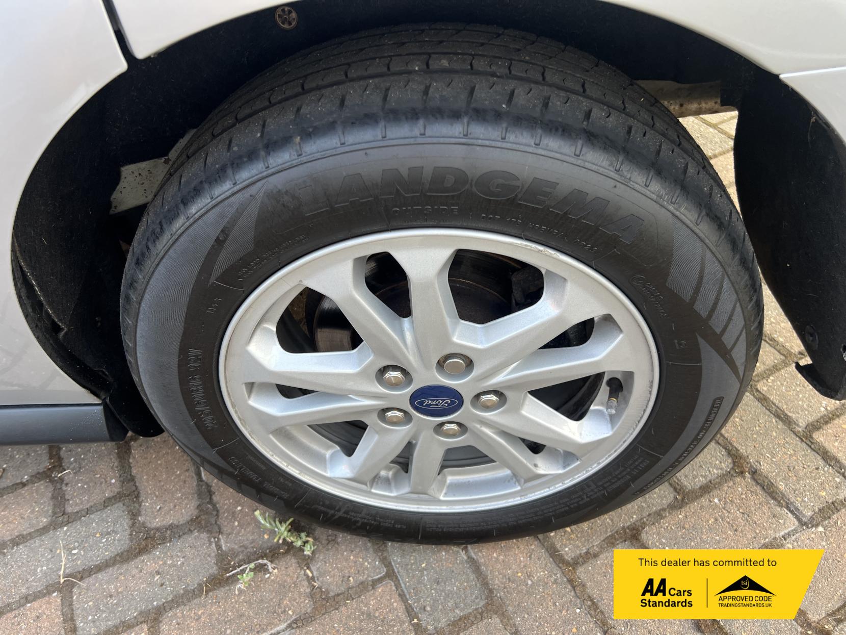 Ford Transit Connect 1.5 200 EcoBlue Limited Panel Van 5dr Diesel Manual L1 Euro 6 (s/s) (120 ps)