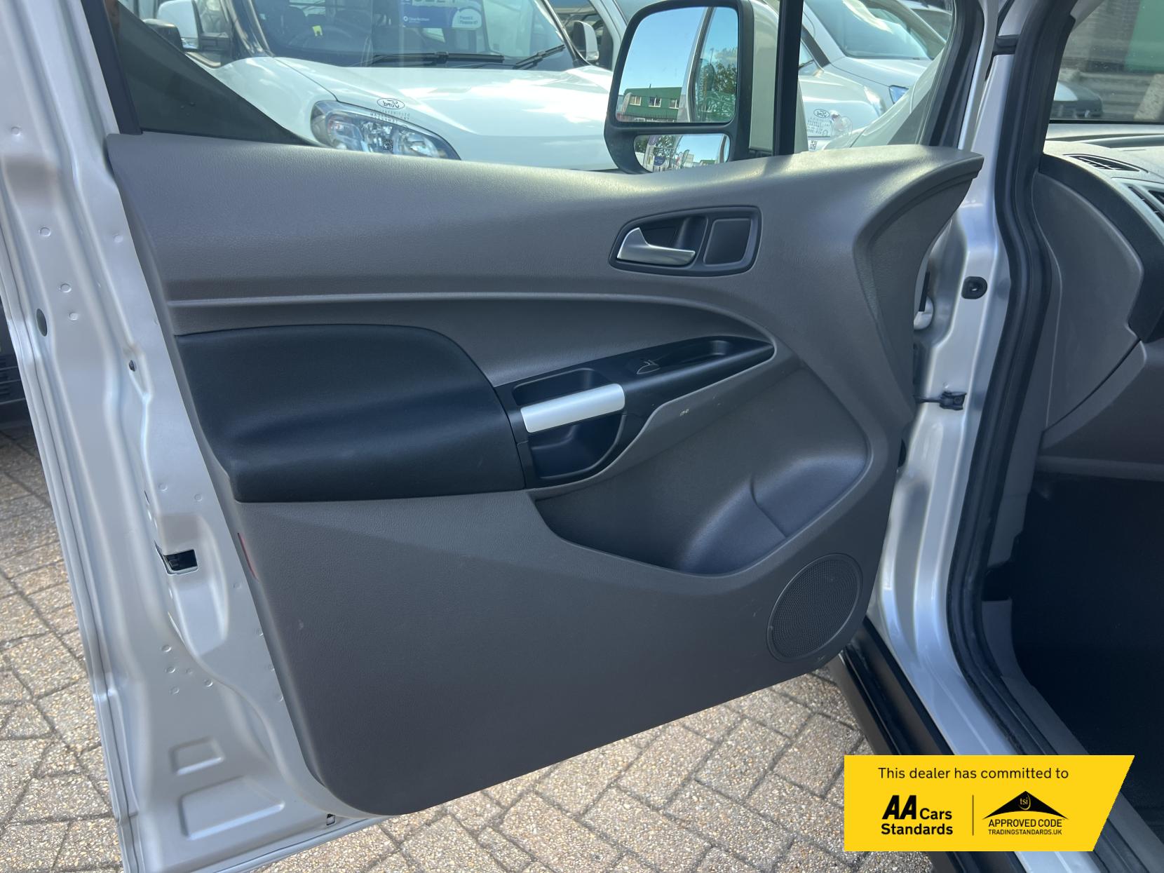 Ford Transit Connect 1.5 200 EcoBlue Limited Panel Van 5dr Diesel Manual L1 Euro 6 (s/s) (120 ps)