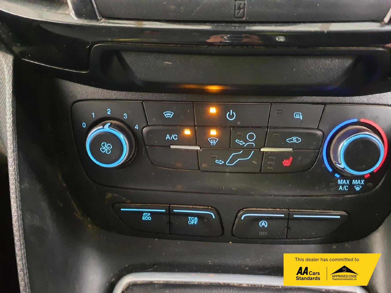 Ford Transit Connect 1.5 200 EcoBlue Limited Panel Van 5dr Diesel Manual L1 Euro 6 (s/s) (120 ps)