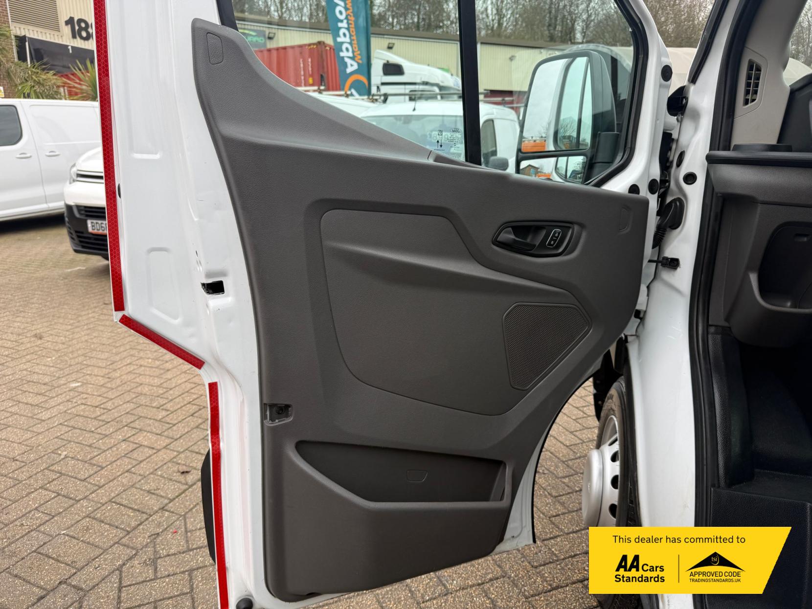 Ford Transit 2.0 350 EcoBlue Leader Tipper 2dr Diesel Manual RWD L3 Euro 6 (s/s) (1-Stop, Tool Pod) (130 ps)