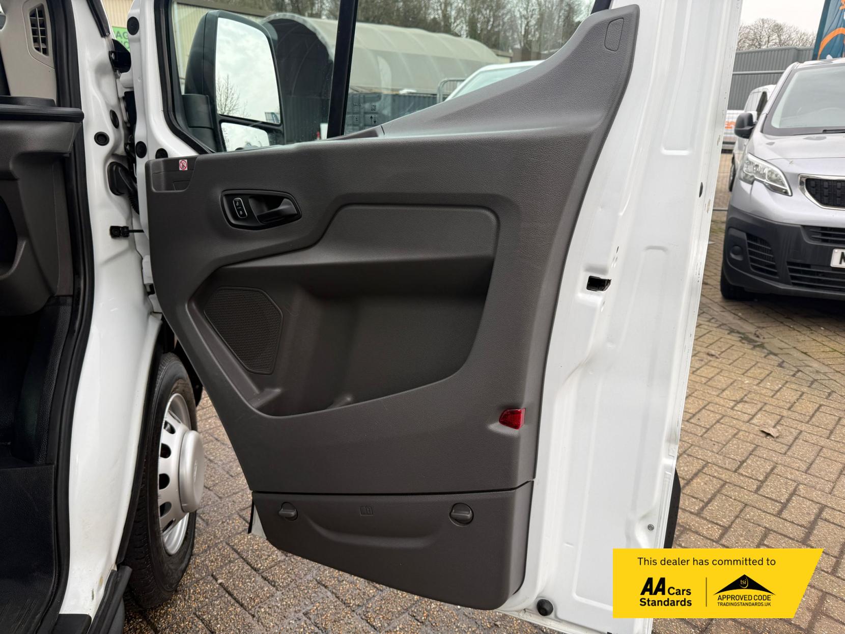 Ford Transit 2.0 350 EcoBlue Leader Tipper 2dr Diesel Manual RWD L3 Euro 6 (s/s) (1-Stop, Tool Pod) (130 ps)