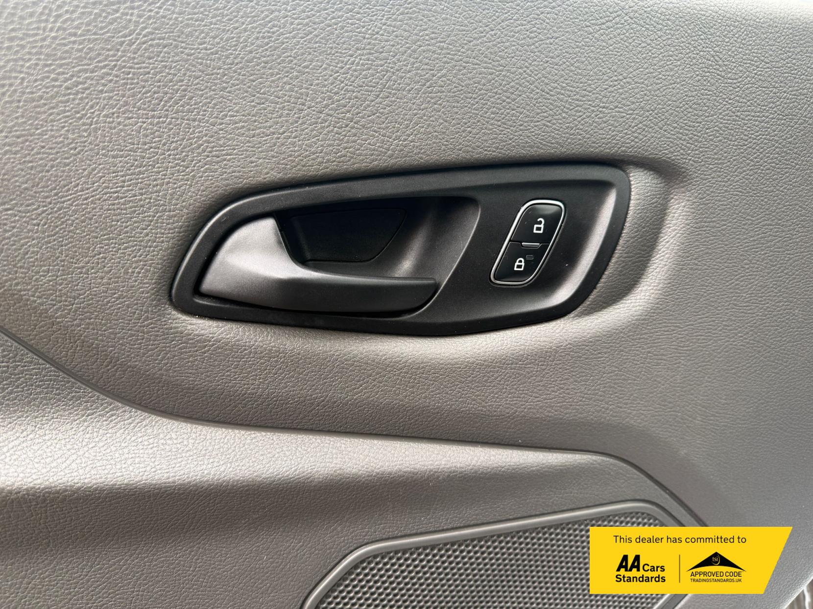 Ford Transit 2.0 350 EcoBlue Leader Tipper 2dr Diesel Manual RWD L3 Euro 6 (s/s) (1-Stop, Tool Pod) (130 ps)