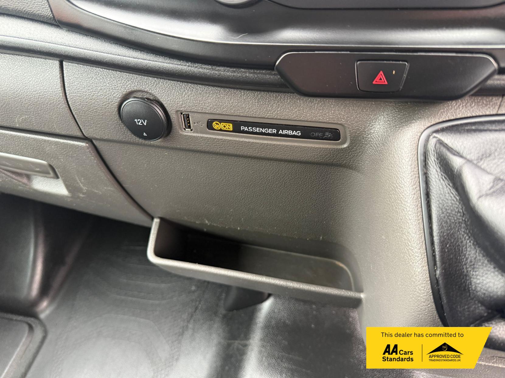 Ford Transit 2.0 350 EcoBlue Leader Tipper 2dr Diesel Manual RWD L3 Euro 6 (s/s) (1-Stop, Tool Pod) (130 ps)