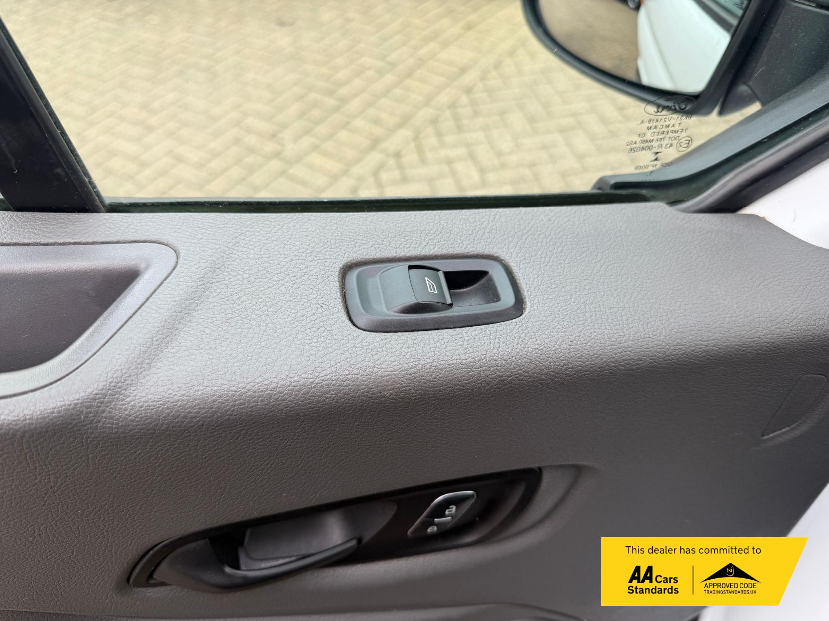 Ford Transit 2.0 350 EcoBlue Leader Tipper 2dr Diesel Manual RWD L3 Euro 6 (s/s) (1-Stop, Tool Pod) (130 ps)