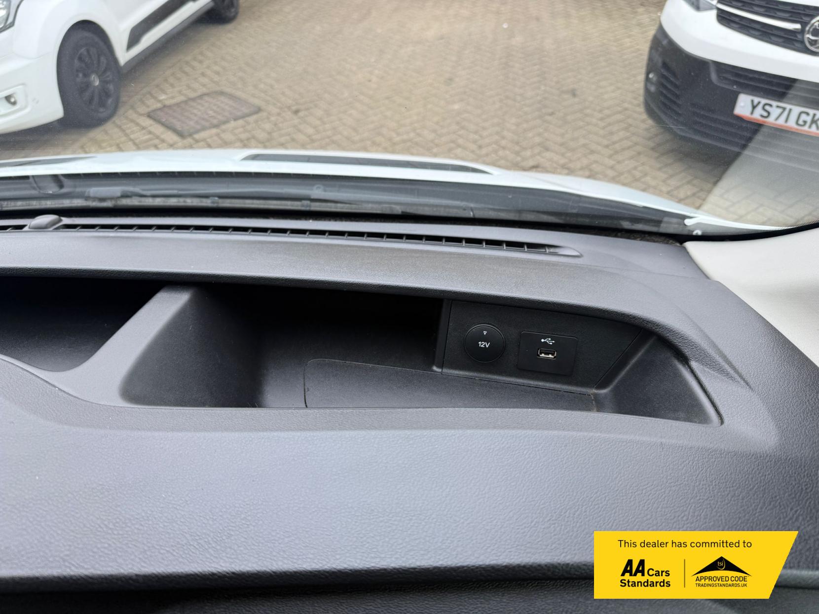 Ford Transit 2.0 350 EcoBlue Leader Tipper 2dr Diesel Manual RWD L3 Euro 6 (s/s) (1-Stop, Tool Pod) (130 ps)