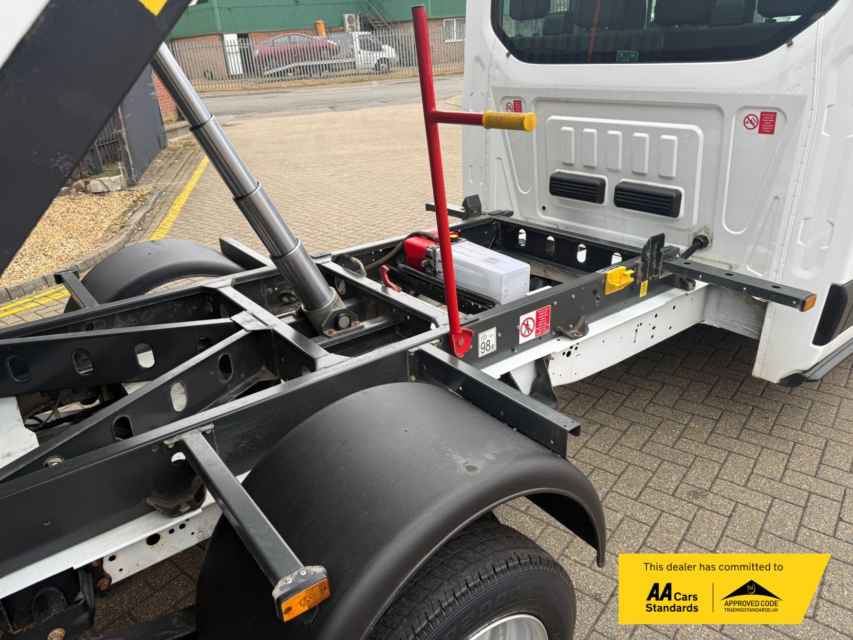 Ford Transit 2.0 350 EcoBlue Leader Tipper 2dr Diesel Manual RWD L3 Euro 6 (s/s) (1-Stop, Tool Pod) (130 ps)