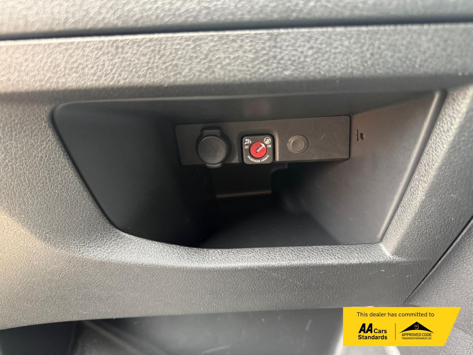 Vauxhall Vivaro 2.0 Turbo D 3100 Prime Crew Van Double Cab 6dr Diesel Manual L2 H1 Euro 6 (145 ps)