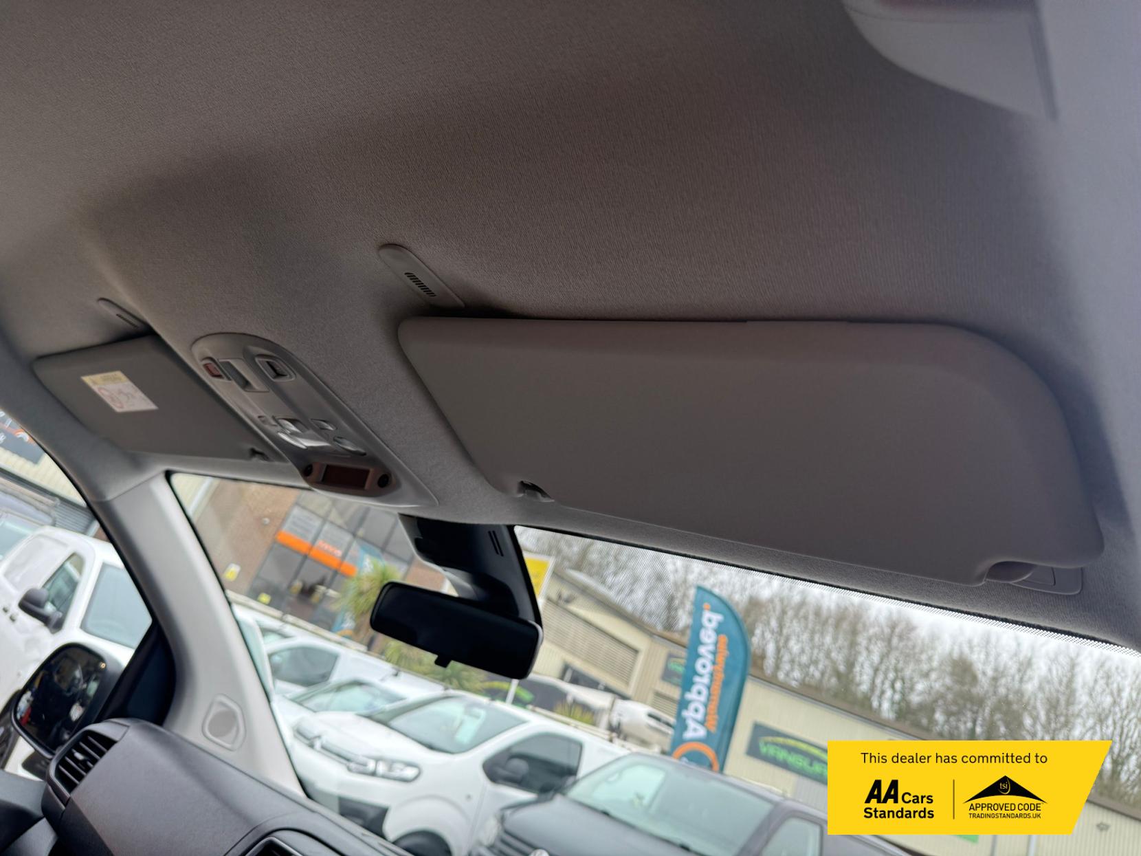 Vauxhall Vivaro 2.0 Turbo D 3100 Prime Crew Van Double Cab 6dr Diesel Manual L2 H1 Euro 6 (145 ps)