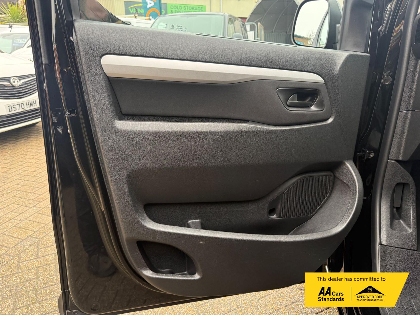 Vauxhall Vivaro 2.0 Turbo D 3100 Prime Crew Van Double Cab 6dr Diesel Manual L2 H1 Euro 6 (145 ps)