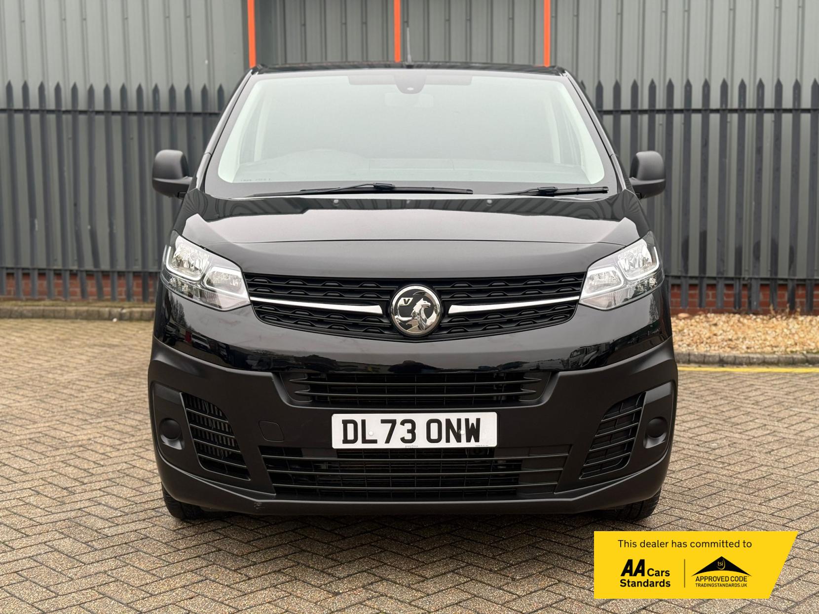 Vauxhall Vivaro 2.0 Turbo D 3100 Prime Crew Van Double Cab 6dr Diesel Manual L2 H1 Euro 6 (145 ps)