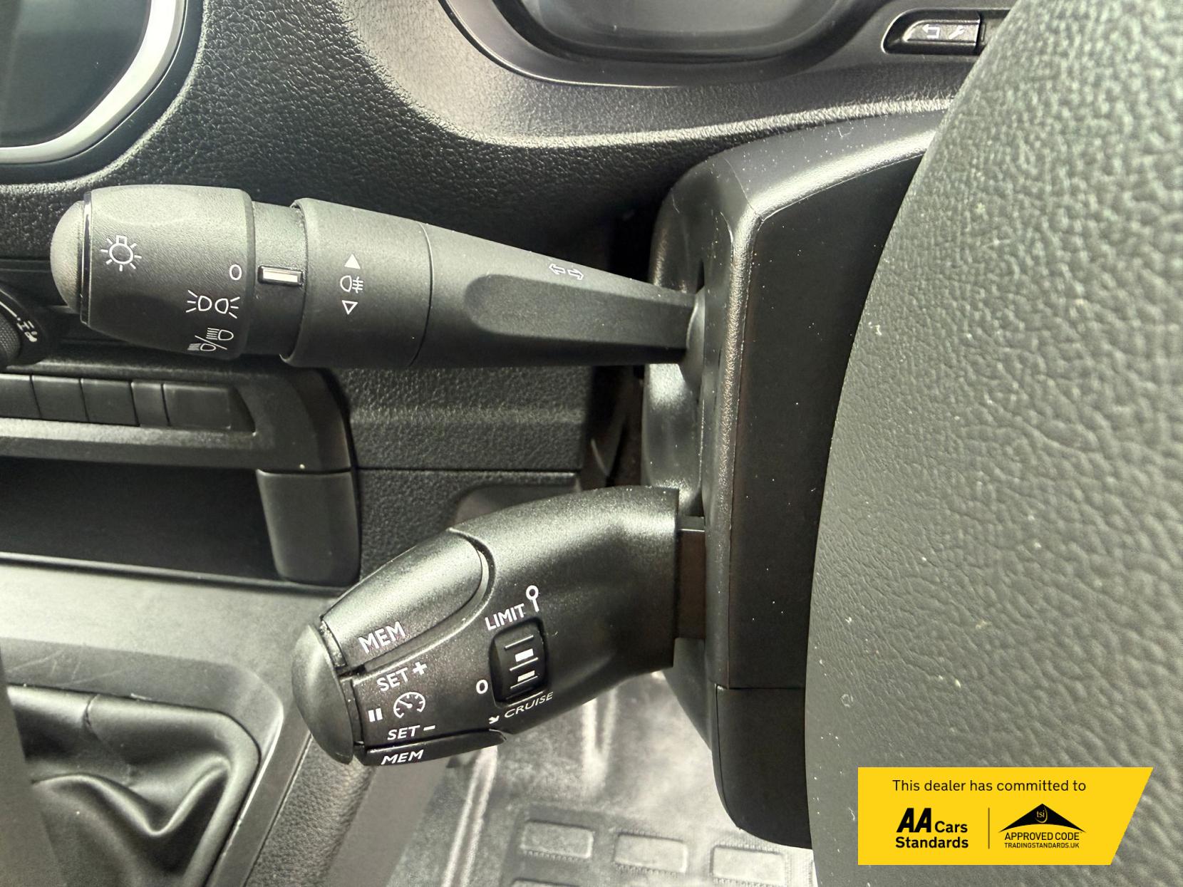 Vauxhall Vivaro 2.0 Turbo D 3100 Prime Crew Van Double Cab 6dr Diesel Manual L2 H1 Euro 6 (145 ps)