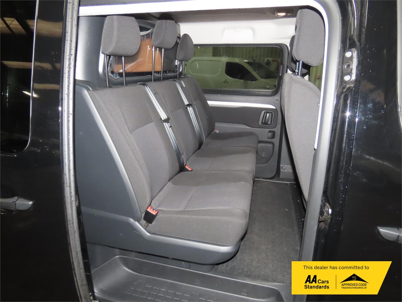 Vauxhall Vivaro 2.0 Turbo D 3100 Prime Crew Van Double Cab 6dr Diesel Manual L2 H1 Euro 6 (145 ps)