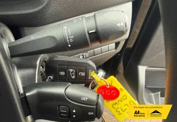 Vauxhall Vivaro 2.0 Turbo D 3100 Prime Crew Van Double Cab 6dr Diesel Manual L2 H1 Euro 6 (145 ps)