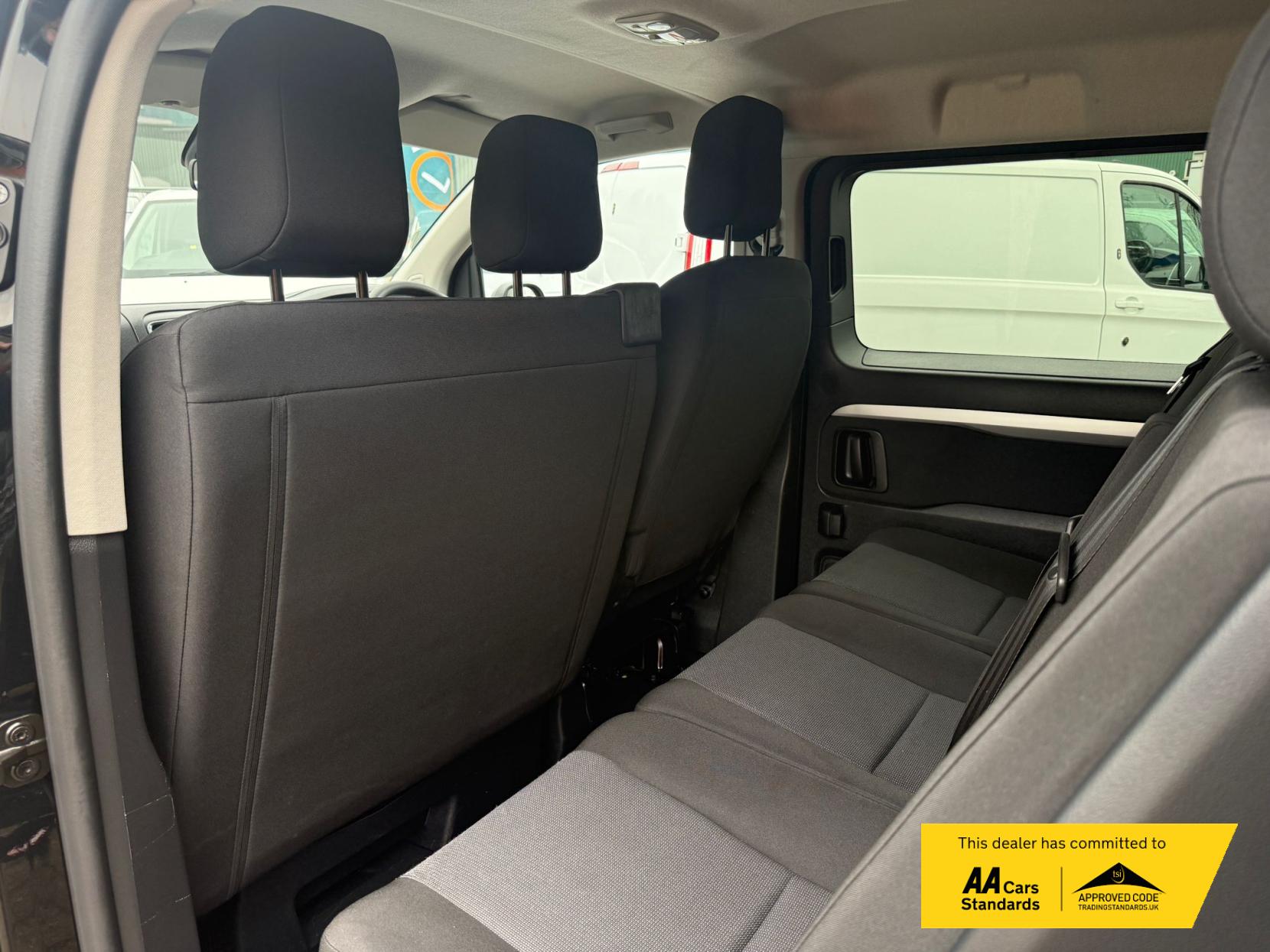 Vauxhall Vivaro 2.0 Turbo D 3100 Prime Crew Van Double Cab 6dr Diesel Manual L2 H1 Euro 6 (145 ps)