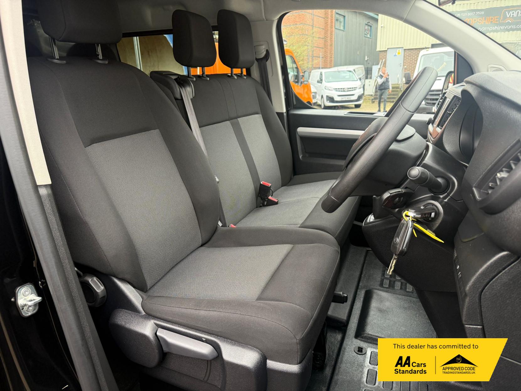 Vauxhall Vivaro 2.0 Turbo D 3100 Prime Crew Van Double Cab 6dr Diesel Manual L2 H1 Euro 6 (145 ps)