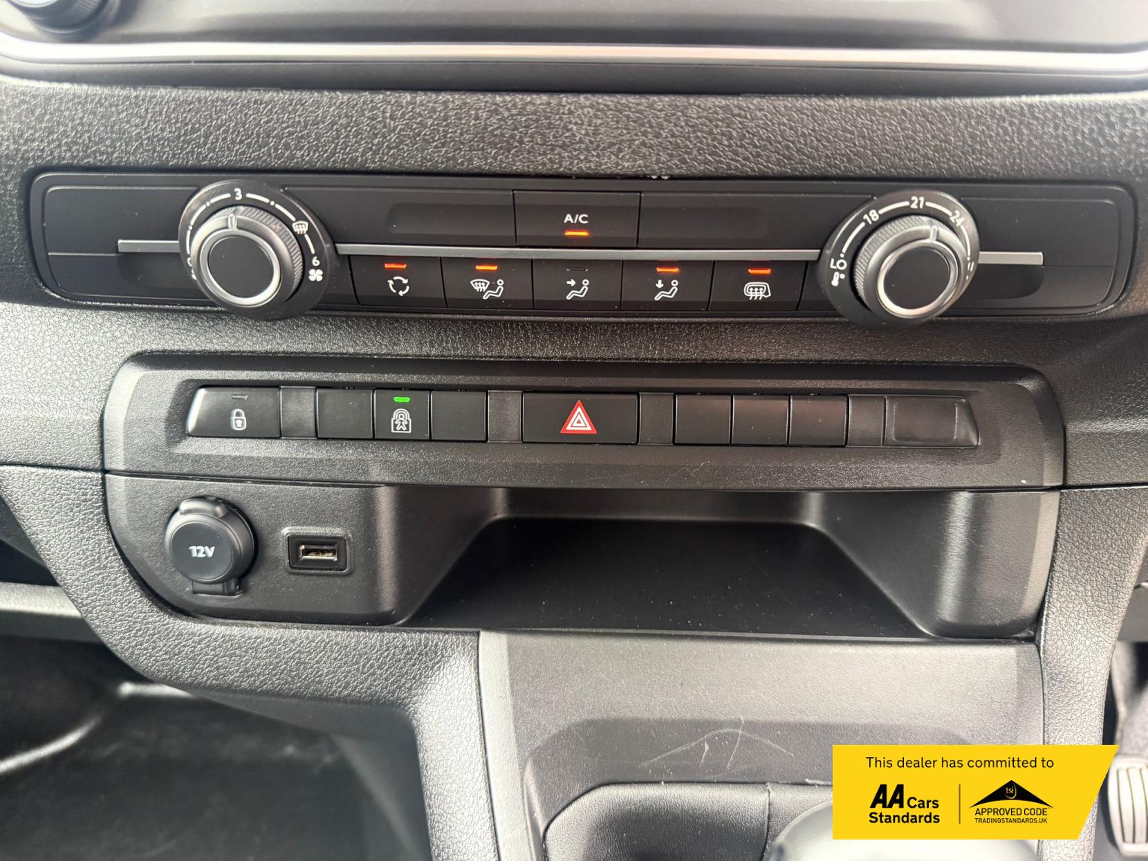 Vauxhall Vivaro 2.0 Turbo D 3100 Prime Crew Van Double Cab 6dr Diesel Manual L2 H1 Euro 6 (145 ps)