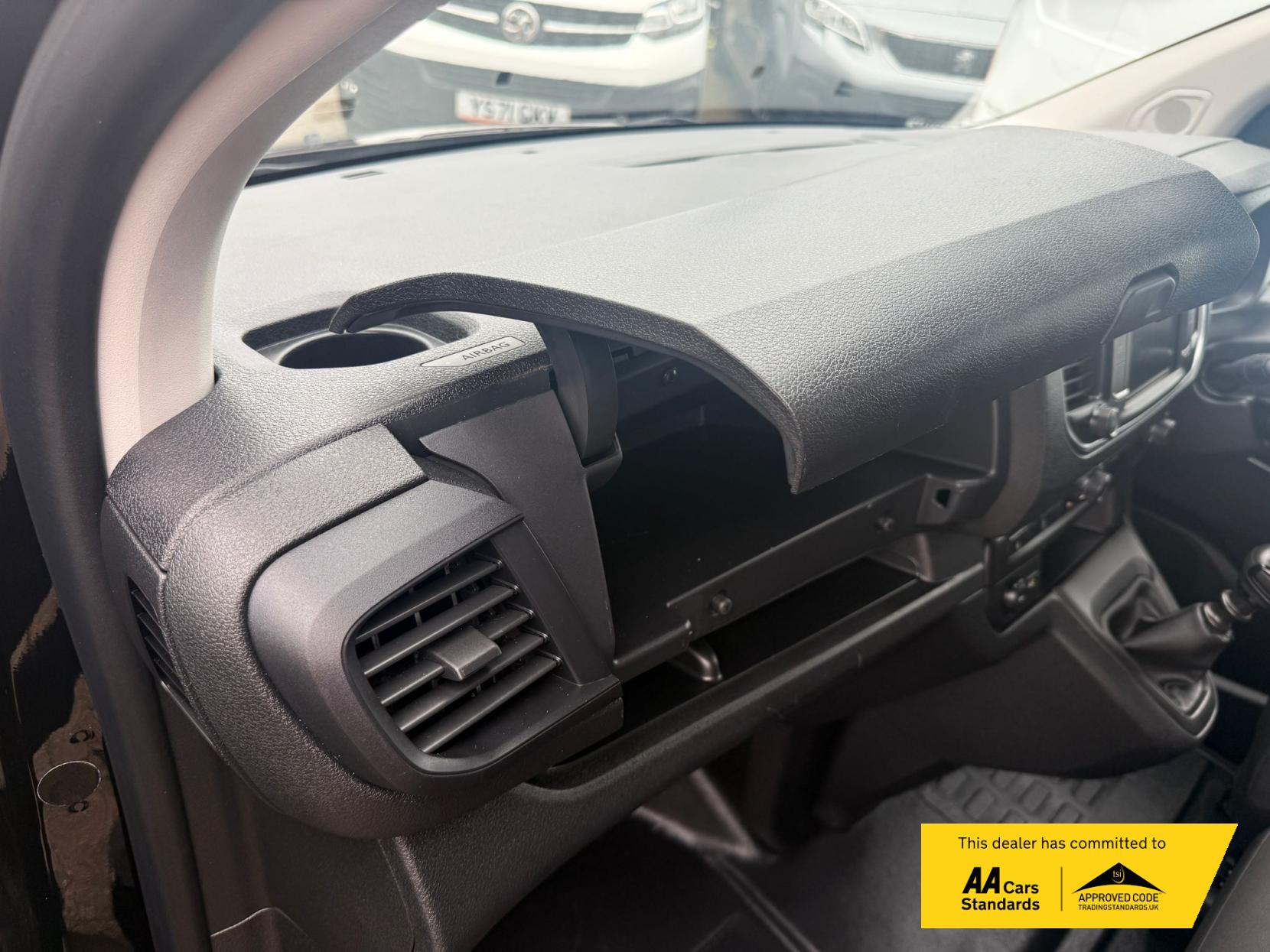 Vauxhall Vivaro 2.0 Turbo D 3100 Prime Crew Van Double Cab 6dr Diesel Manual L2 H1 Euro 6 (145 ps)