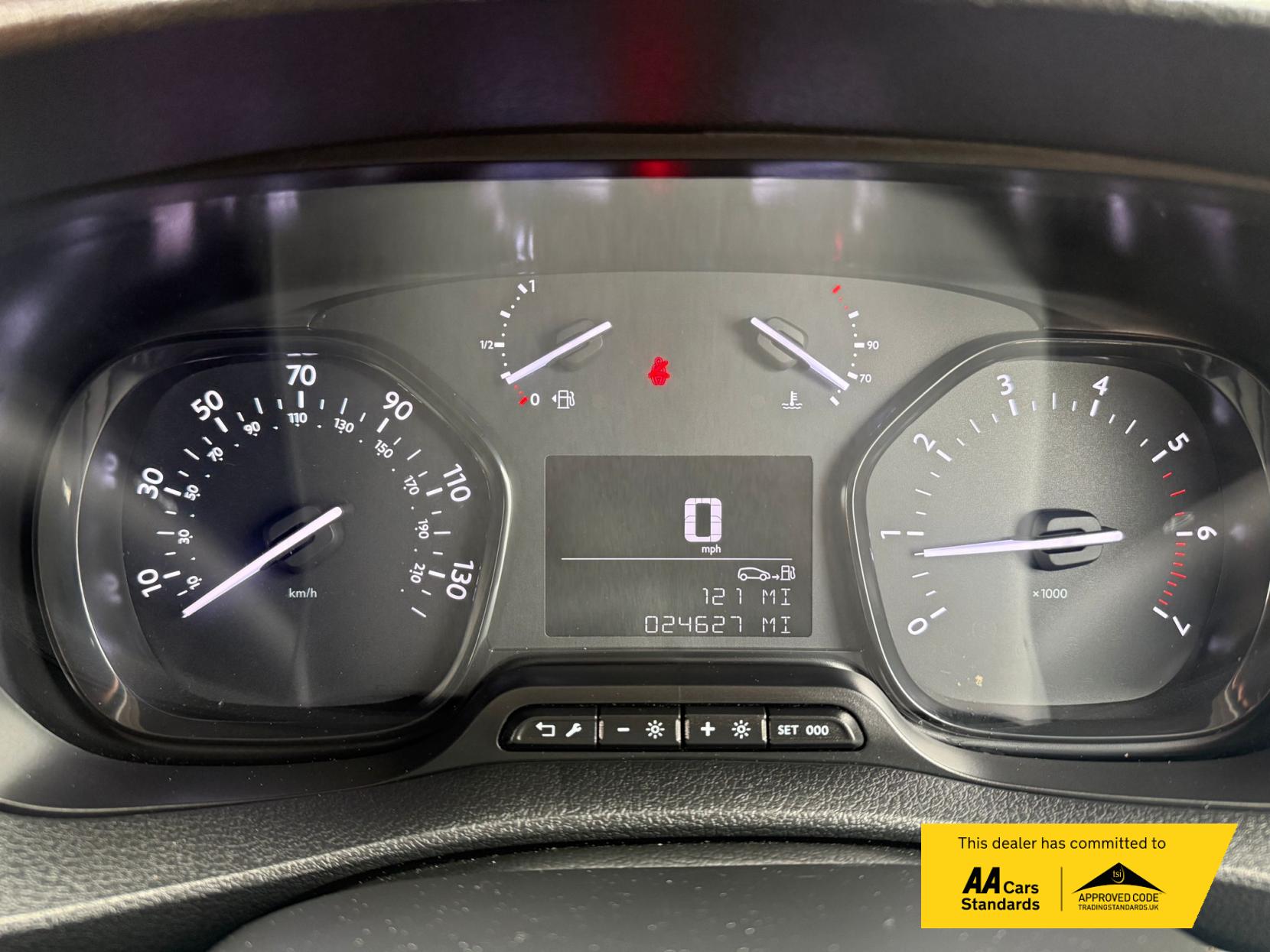 Vauxhall Vivaro 2.0 Turbo D 3100 Prime Crew Van Double Cab 6dr Diesel Manual L2 H1 Euro 6 (145 ps)