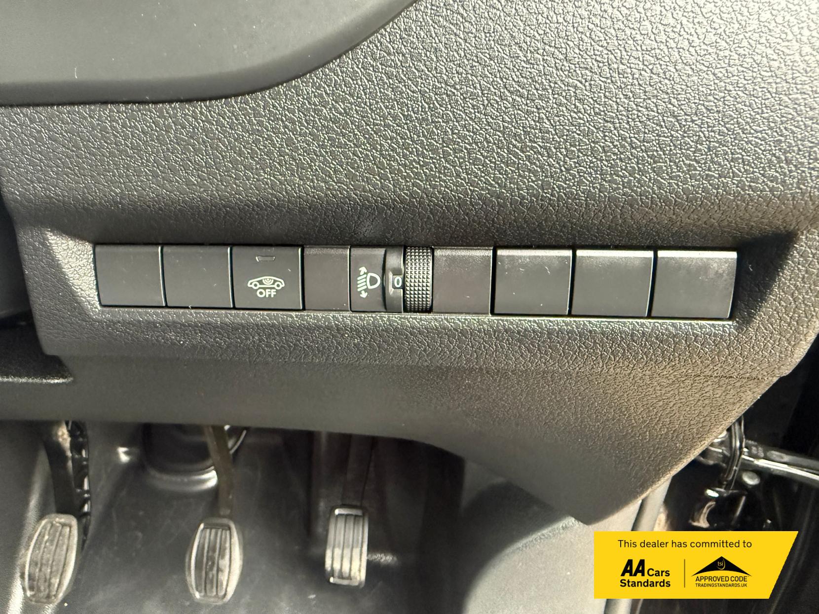 Vauxhall Vivaro 2.0 Turbo D 3100 Prime Crew Van Double Cab 6dr Diesel Manual L2 H1 Euro 6 (145 ps)