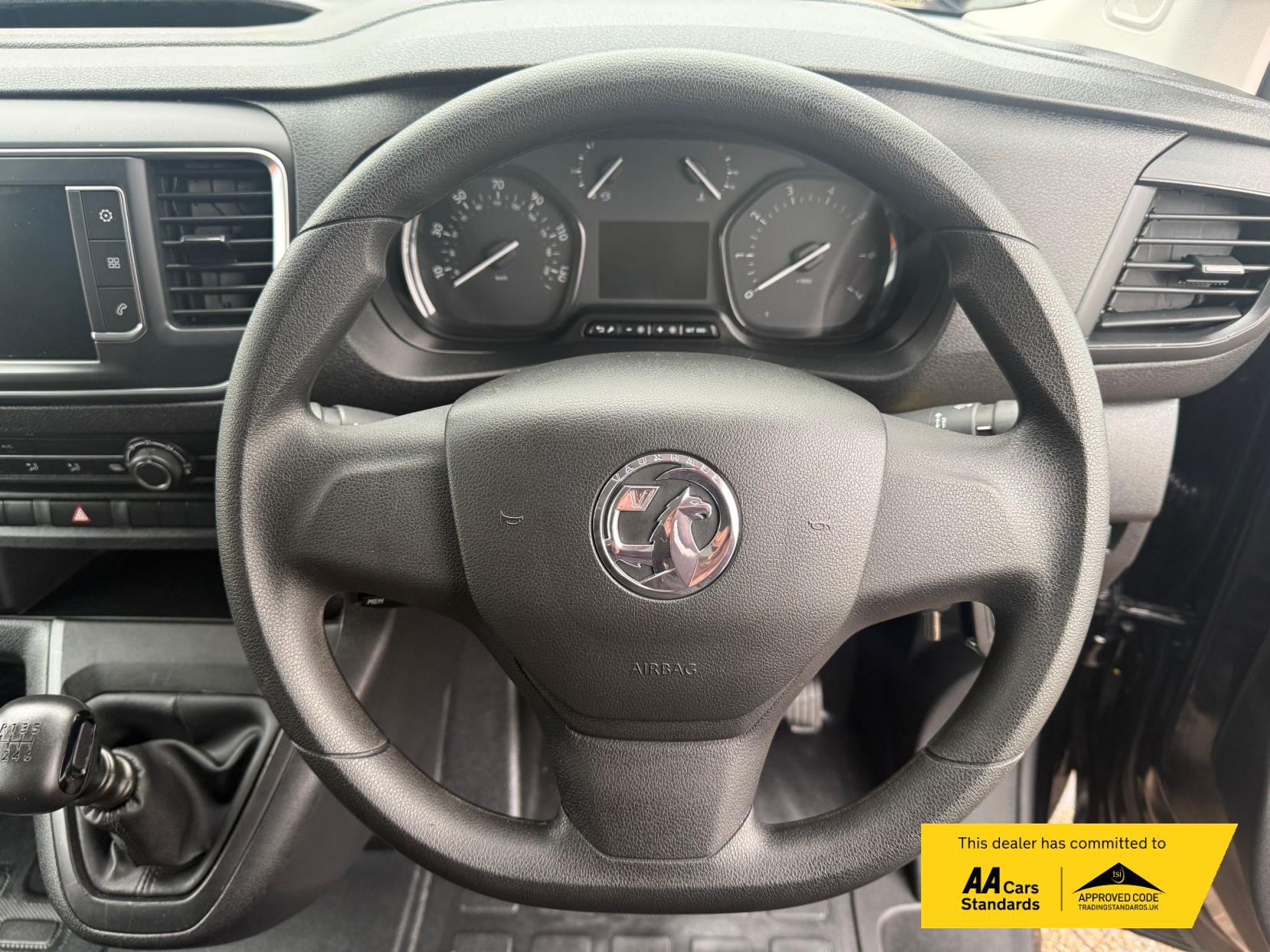 Vauxhall Vivaro 2.0 Turbo D 3100 Prime Crew Van Double Cab 6dr Diesel Manual L2 H1 Euro 6 (145 ps)