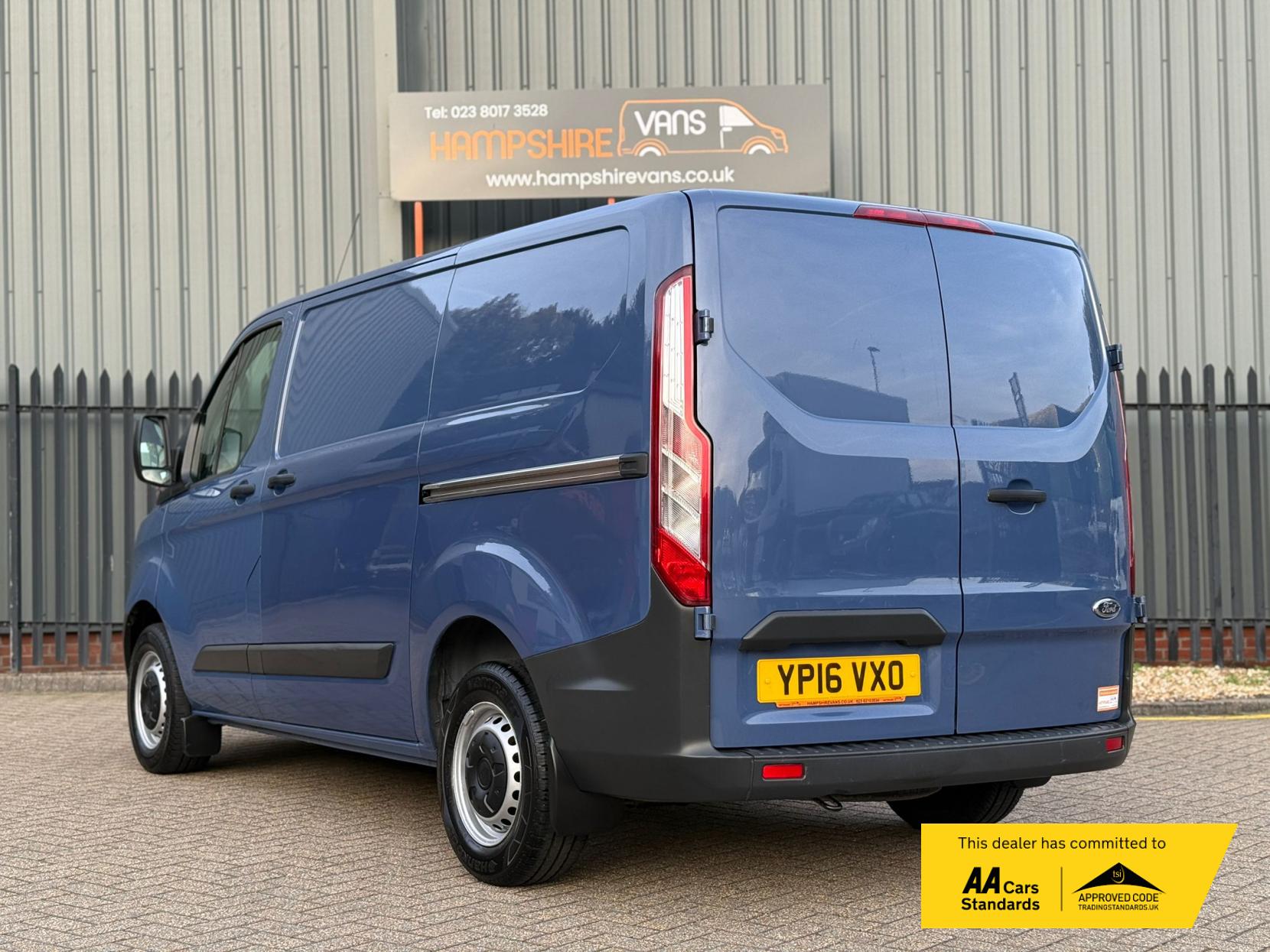Ford Transit Custom 2.2 TDCi 290 Panel Van 5dr Diesel Manual L1 H1 (186 g/km, 98 bhp)