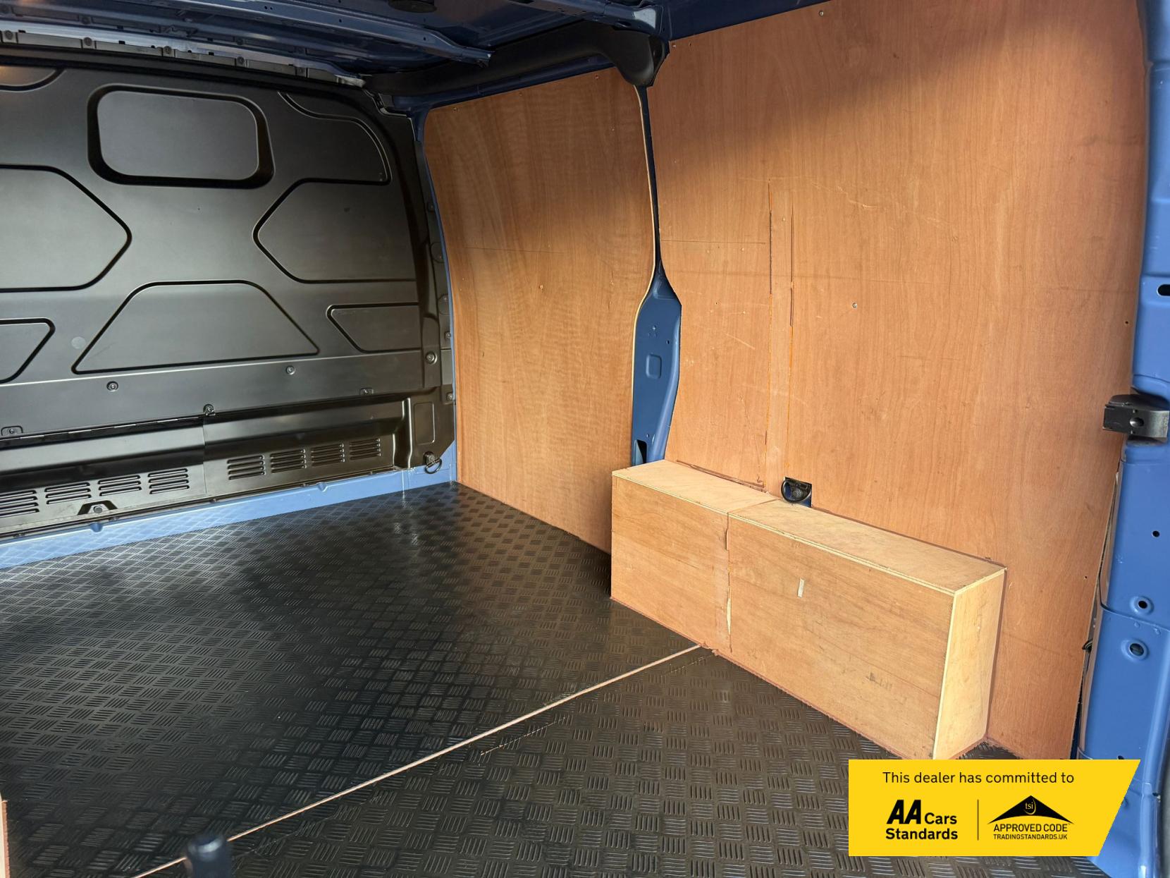 Ford Transit Custom 2.2 TDCi 290 Panel Van 5dr Diesel Manual L1 H1 (186 g/km, 98 bhp)