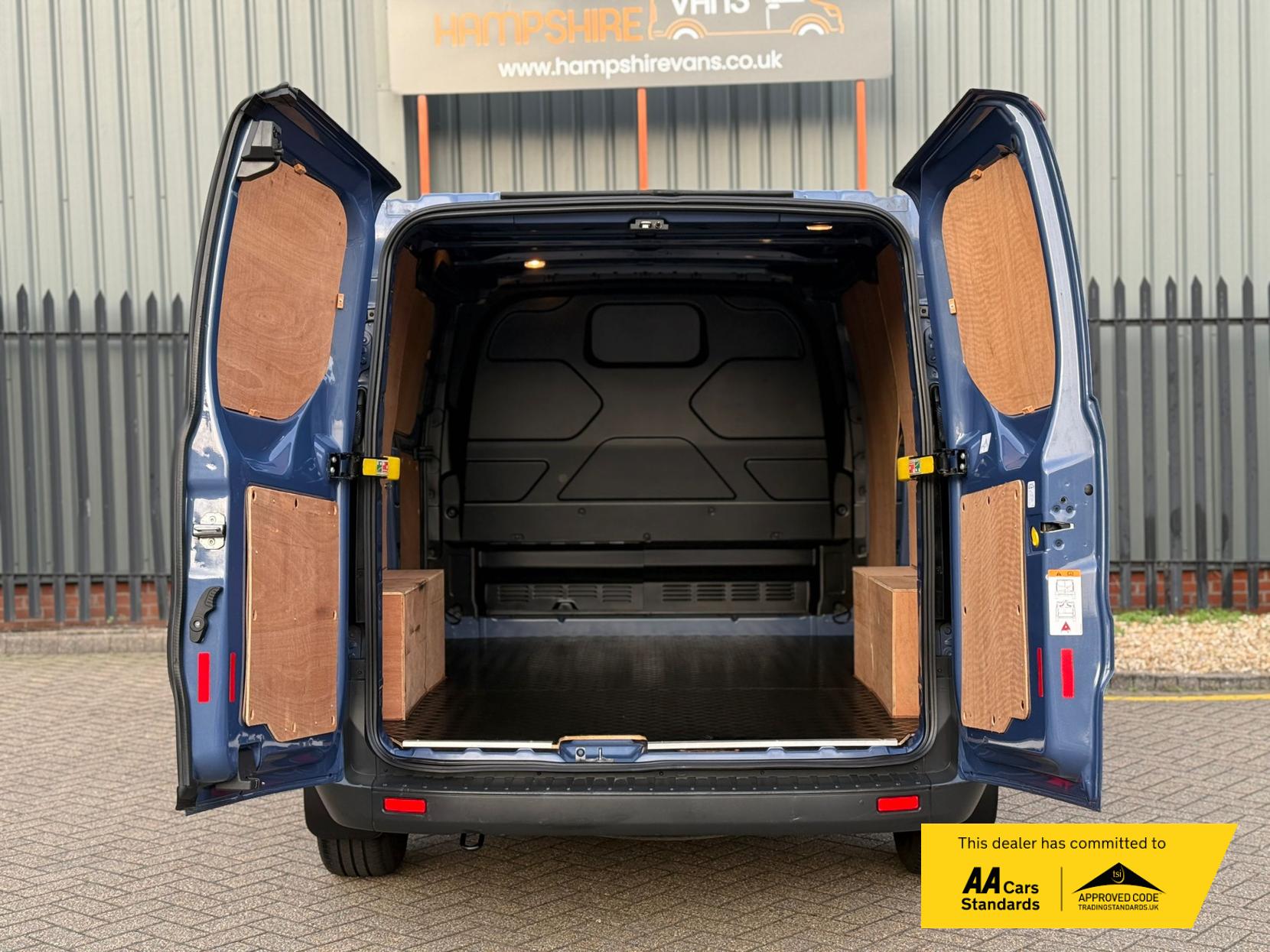 Ford Transit Custom 2.2 TDCi 290 Panel Van 5dr Diesel Manual L1 H1 (186 g/km, 98 bhp)