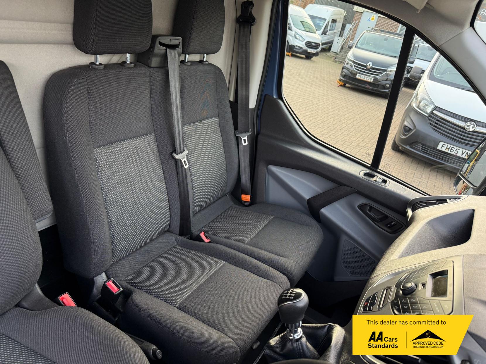Ford Transit Custom 2.2 TDCi 290 Panel Van 5dr Diesel Manual L1 H1 (186 g/km, 98 bhp)