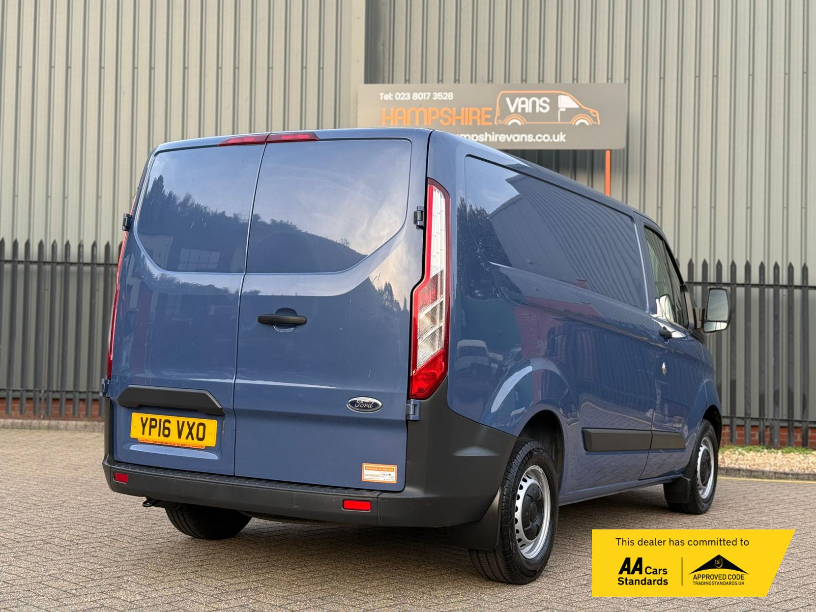 Ford Transit Custom 2.2 TDCi 290 Panel Van 5dr Diesel Manual L1 H1 (186 g/km, 98 bhp)