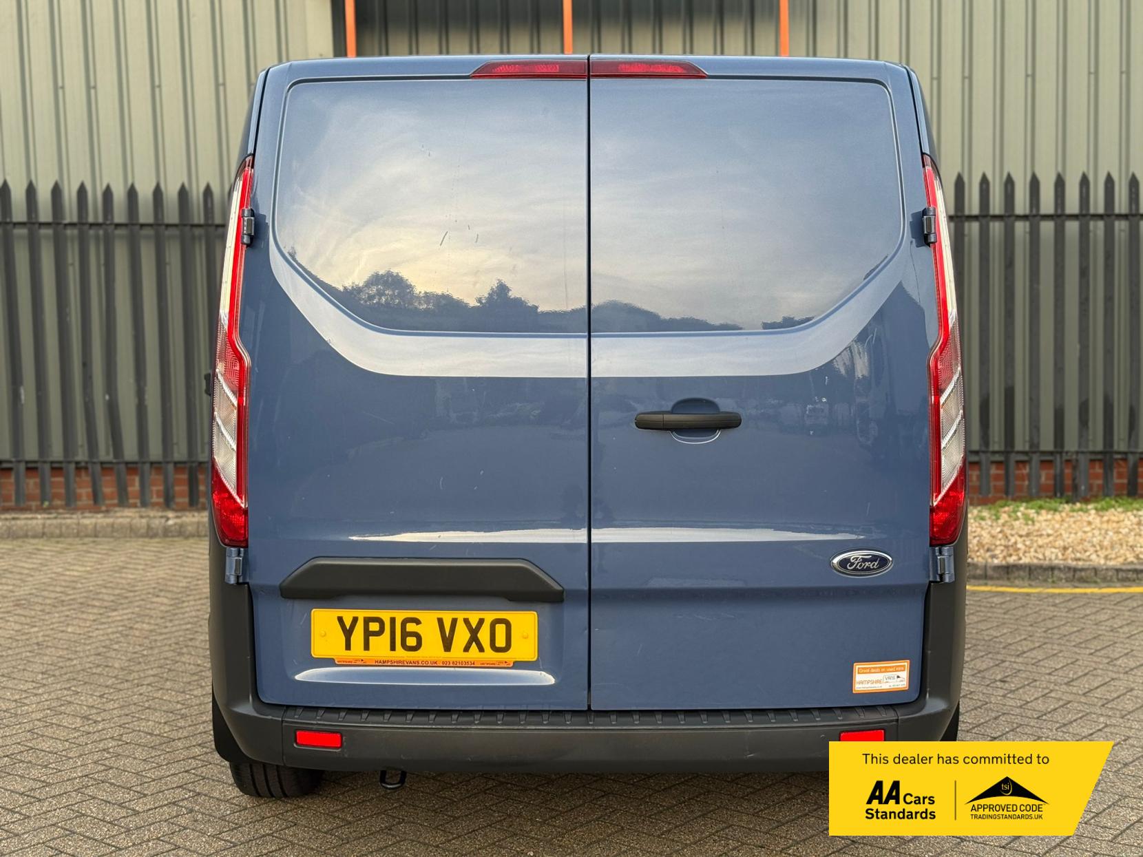 Ford Transit Custom 2.2 TDCi 290 Panel Van 5dr Diesel Manual L1 H1 (186 g/km, 98 bhp)