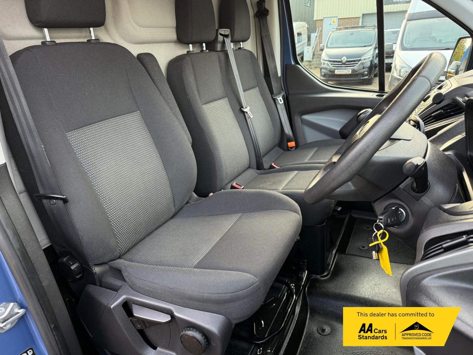 Ford Transit Custom 2.2 TDCi 290 Panel Van 5dr Diesel Manual L1 H1 (186 g/km, 98 bhp)