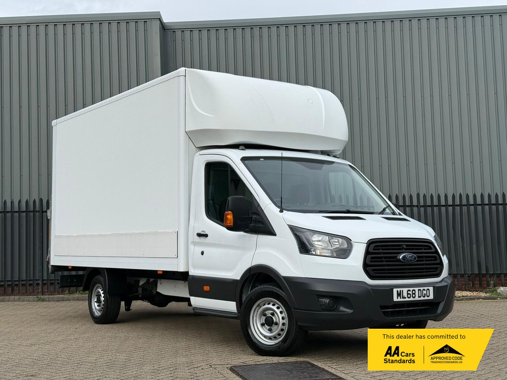2018 Ford Transit 2.0 350 EcoBlue Luton 3dr Diesel Manual RWD L4 Euro 6 (170 ps)