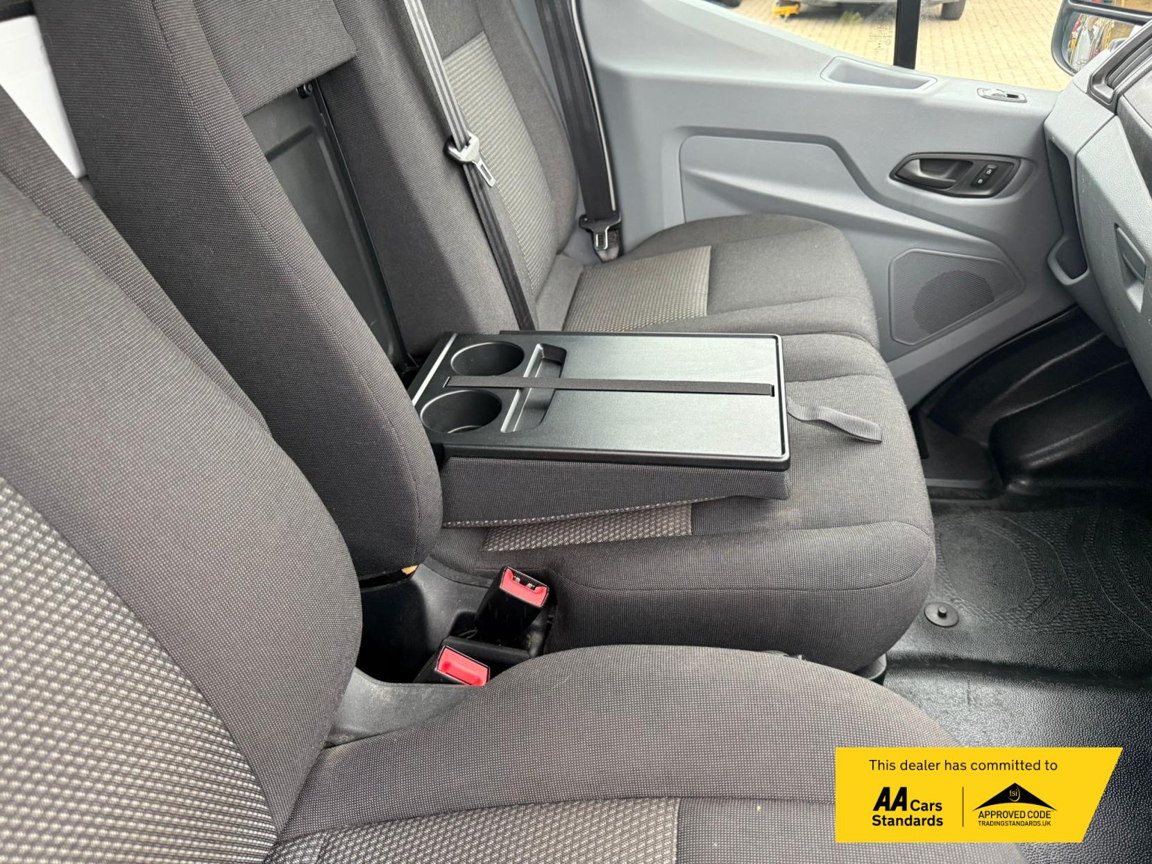 2018 Ford Transit 2.0 350 EcoBlue Luton 3dr Diesel Manual RWD L4 Euro 6 (170 ps) - Thumbnail 37
