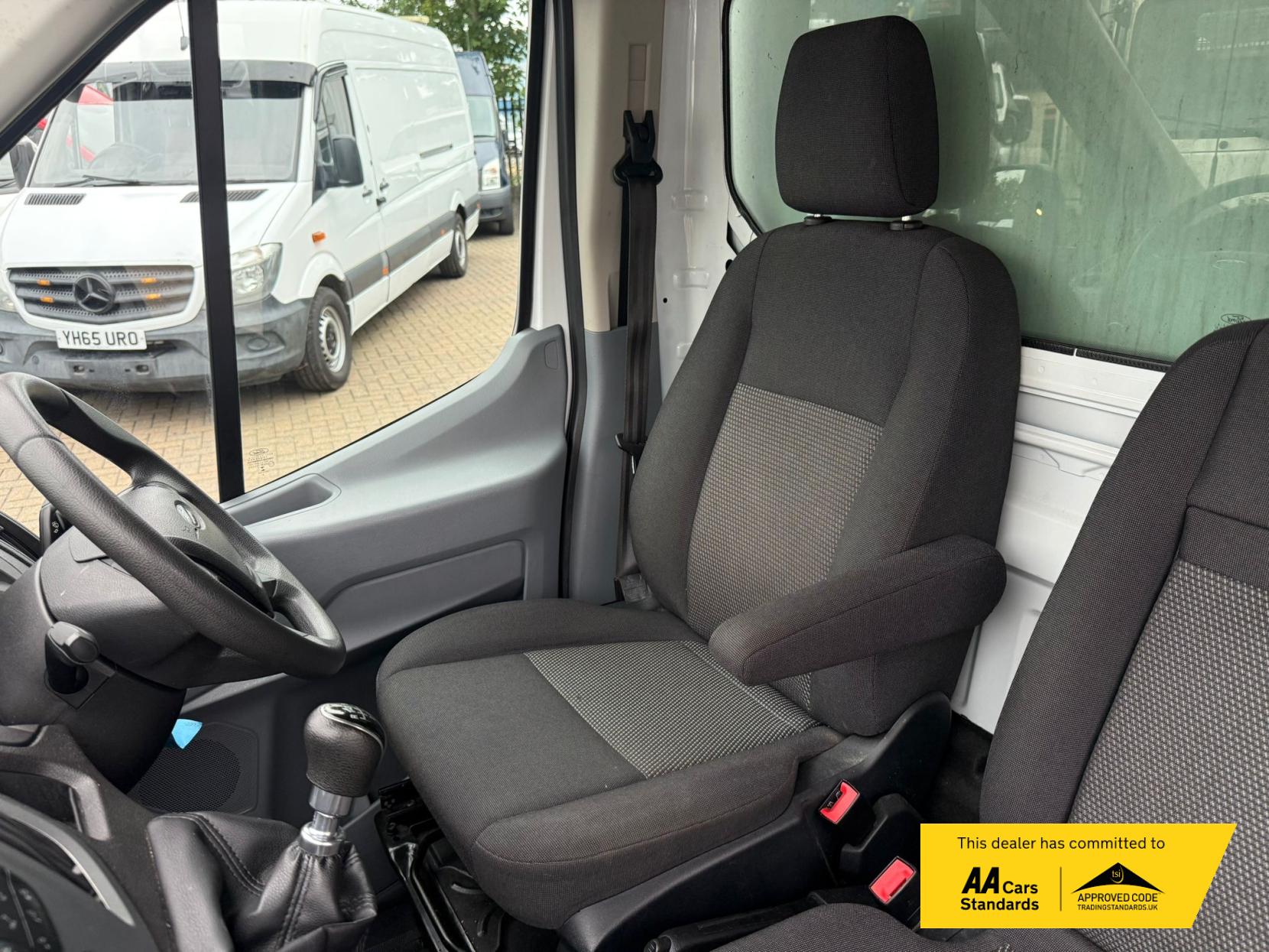 2018 Ford Transit 2.0 350 EcoBlue Luton 3dr Diesel Manual RWD L4 Euro 6 (170 ps) - Thumbnail 45
